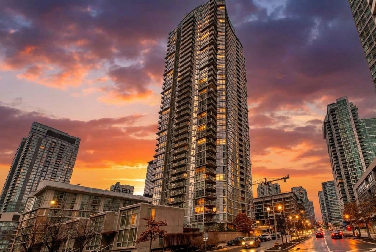 10 Navy Wharf Court 911, Toronto C01, ON M5V 3V2