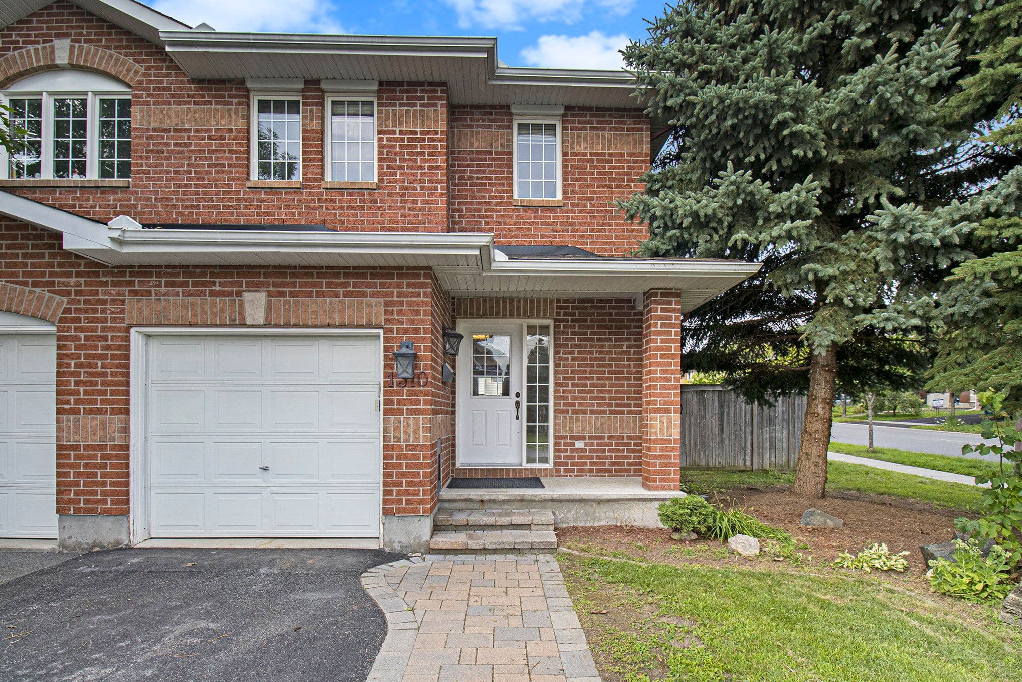 1310 Halton Terrace, Kanata, ON K2K 3K6