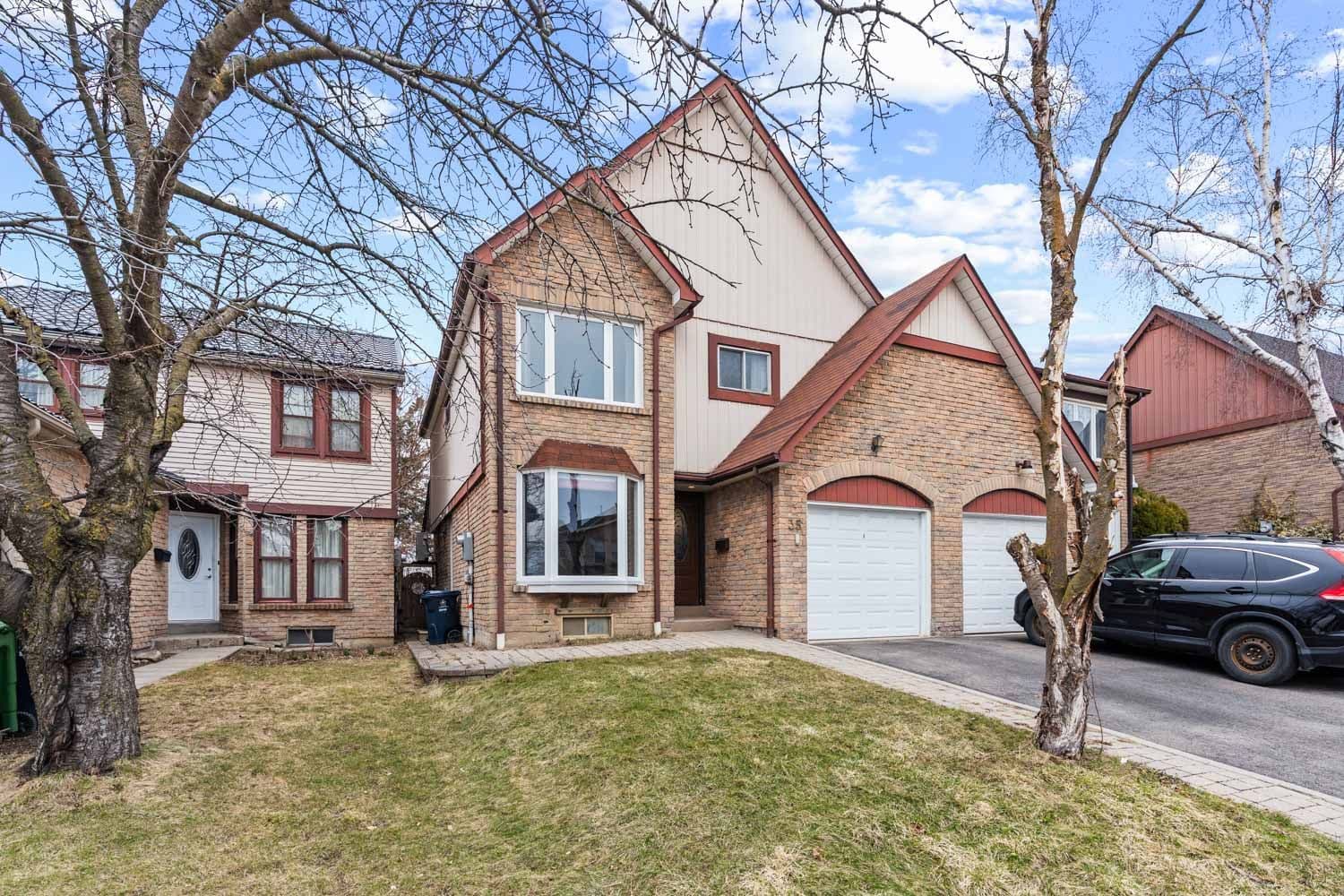 35 Bigham Crescent, Toronto W08, ON M9C 5C5