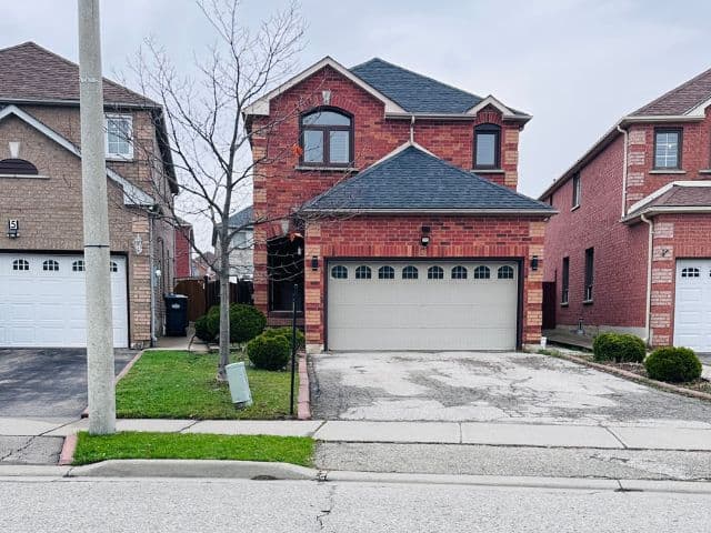 3 Arthurs Crescent, Brampton, ON L6Y 4Y5