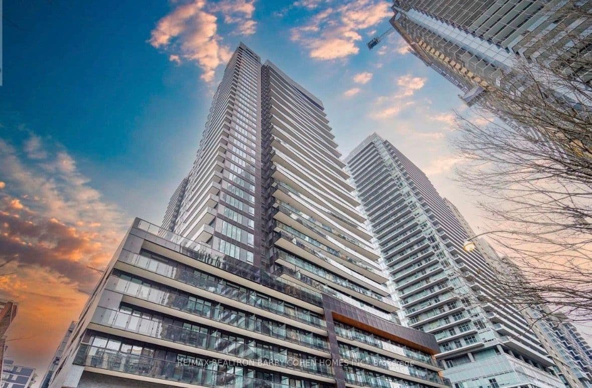 117 Broadway Avenue 421, Toronto C10, ON M4P 1V3