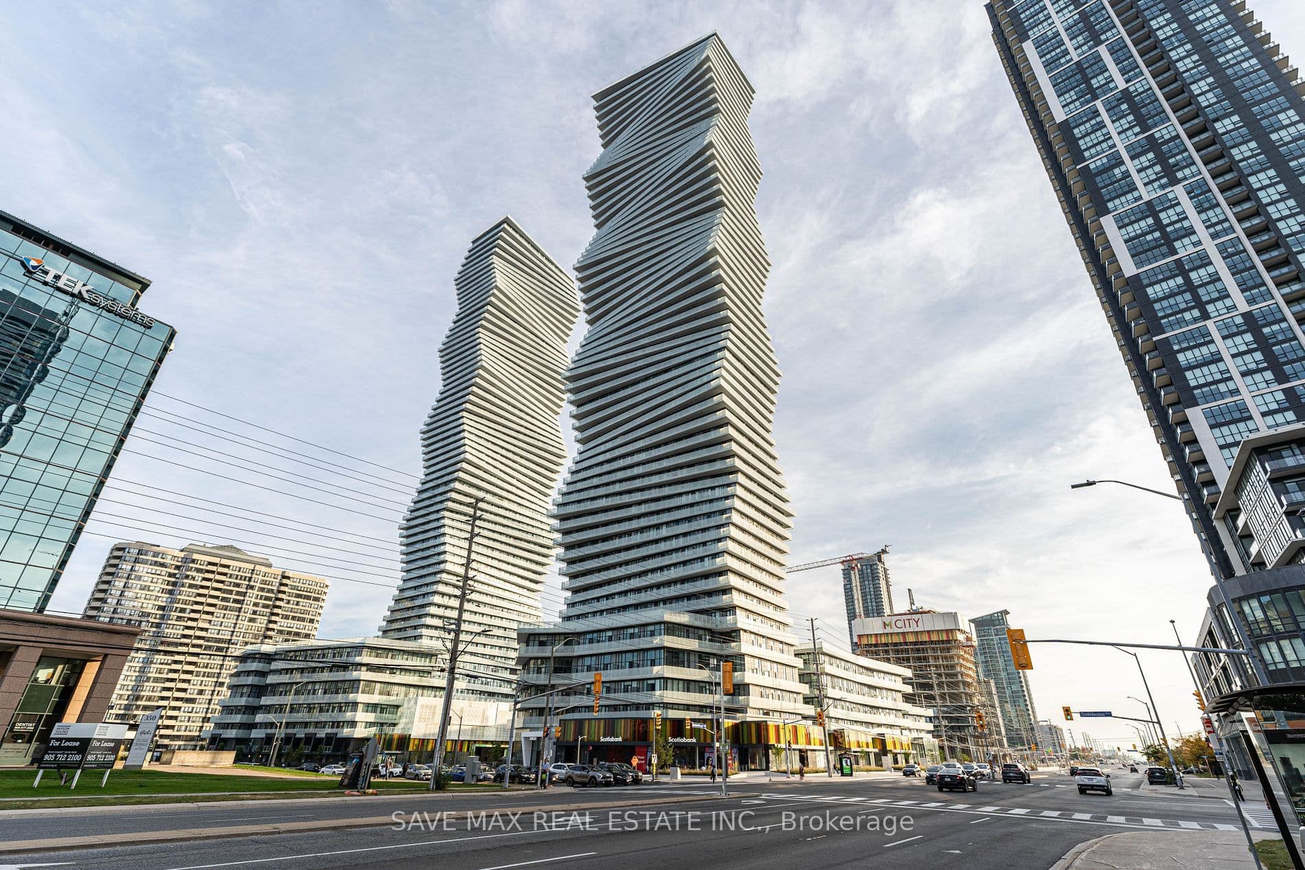 3900 Confederation Parkway 5204, Mississauga, ON L5B 0M3