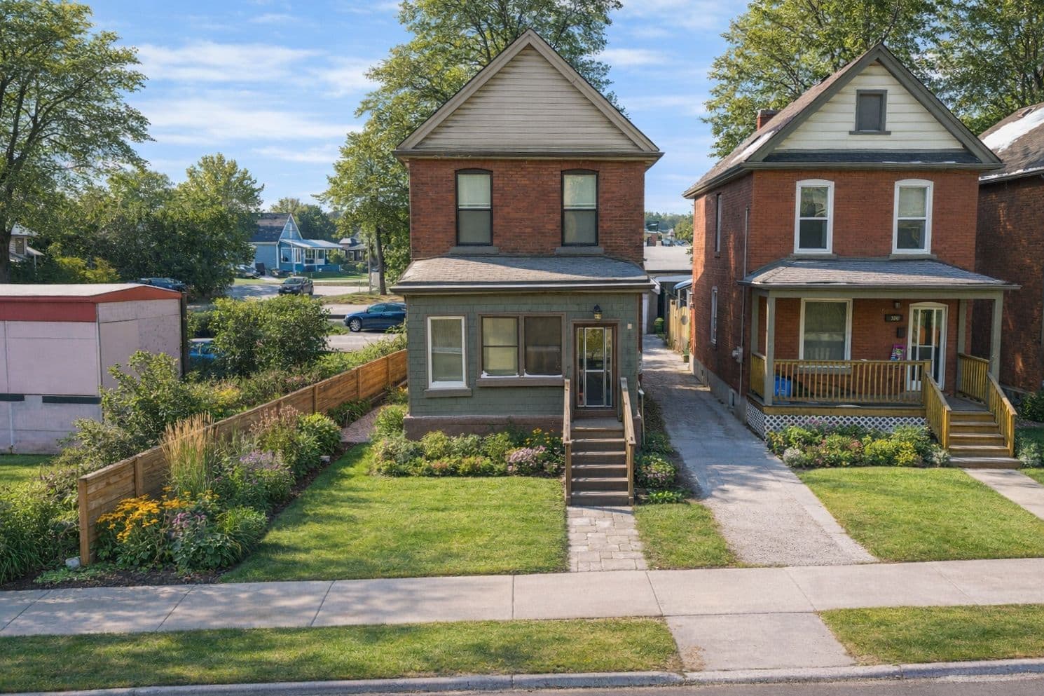 382 Beach Road, Hamilton, ON L8H 3K5