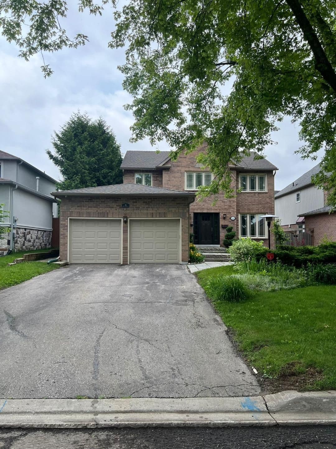 33 Beatty Crescent, Aurora, ON L4G 5V3