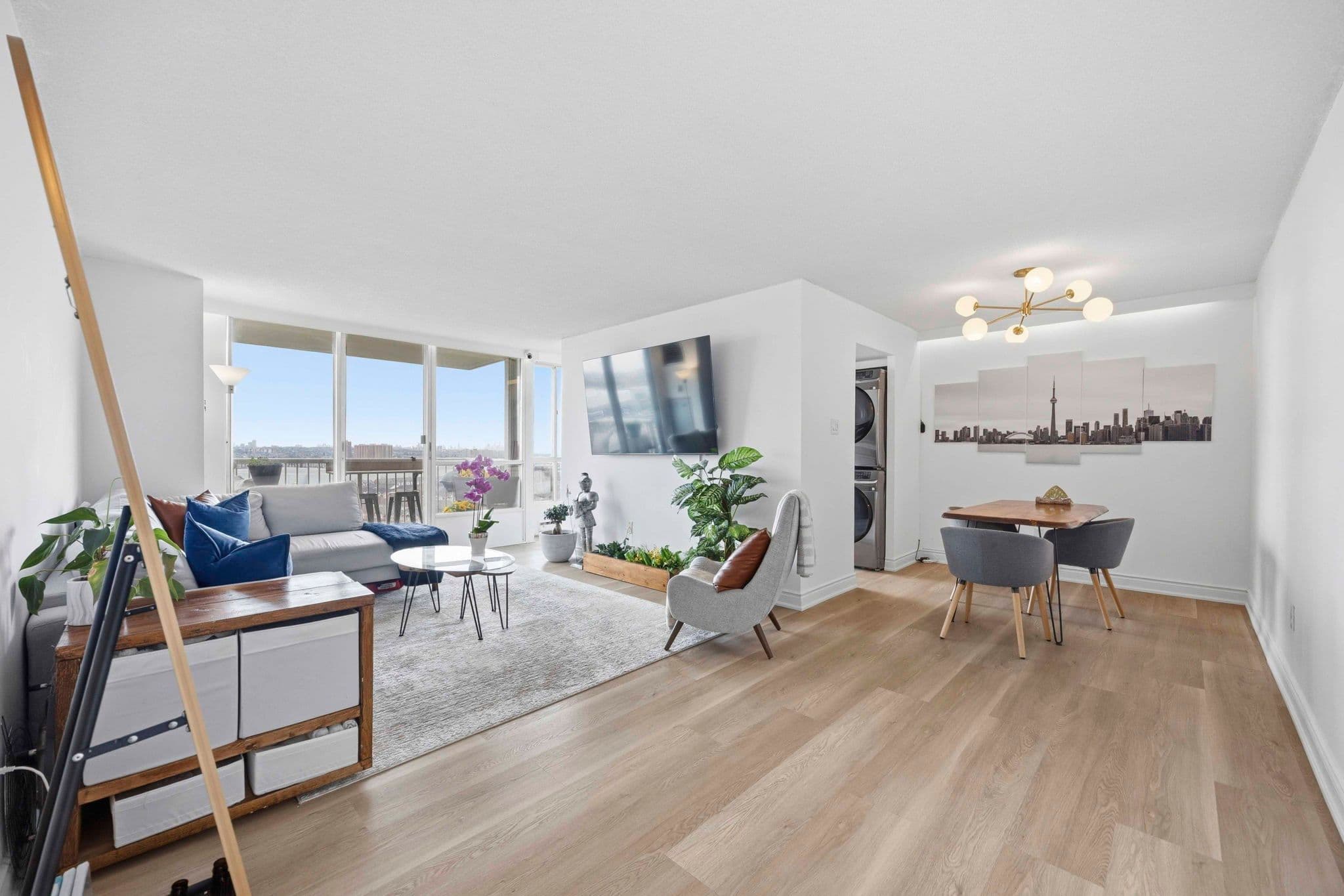 3077 Weston Road 1901, Toronto W05, ON M9M 3A1