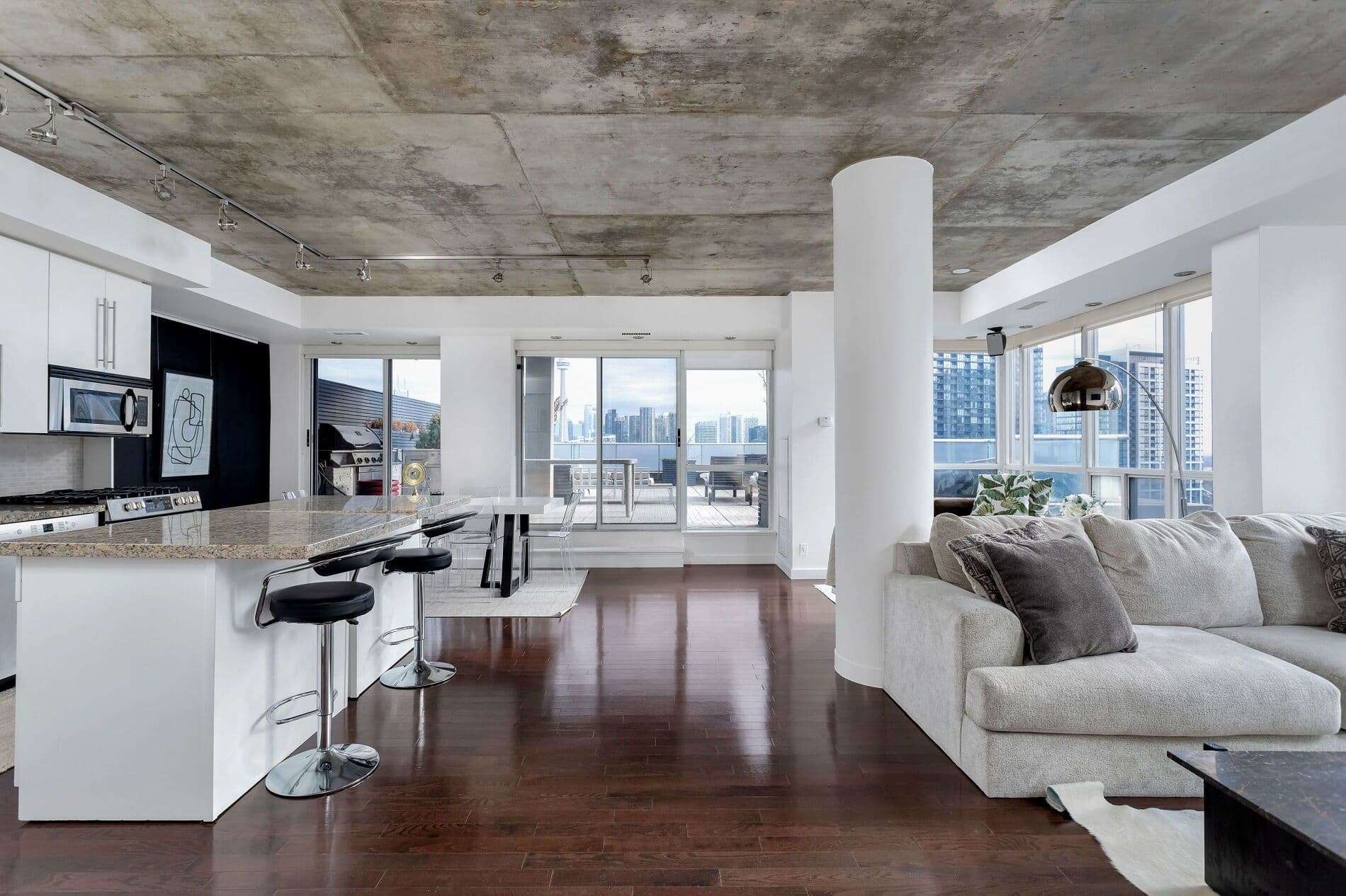 1 Shaw Street Lph18, Toronto C01, ON M6K 0A1