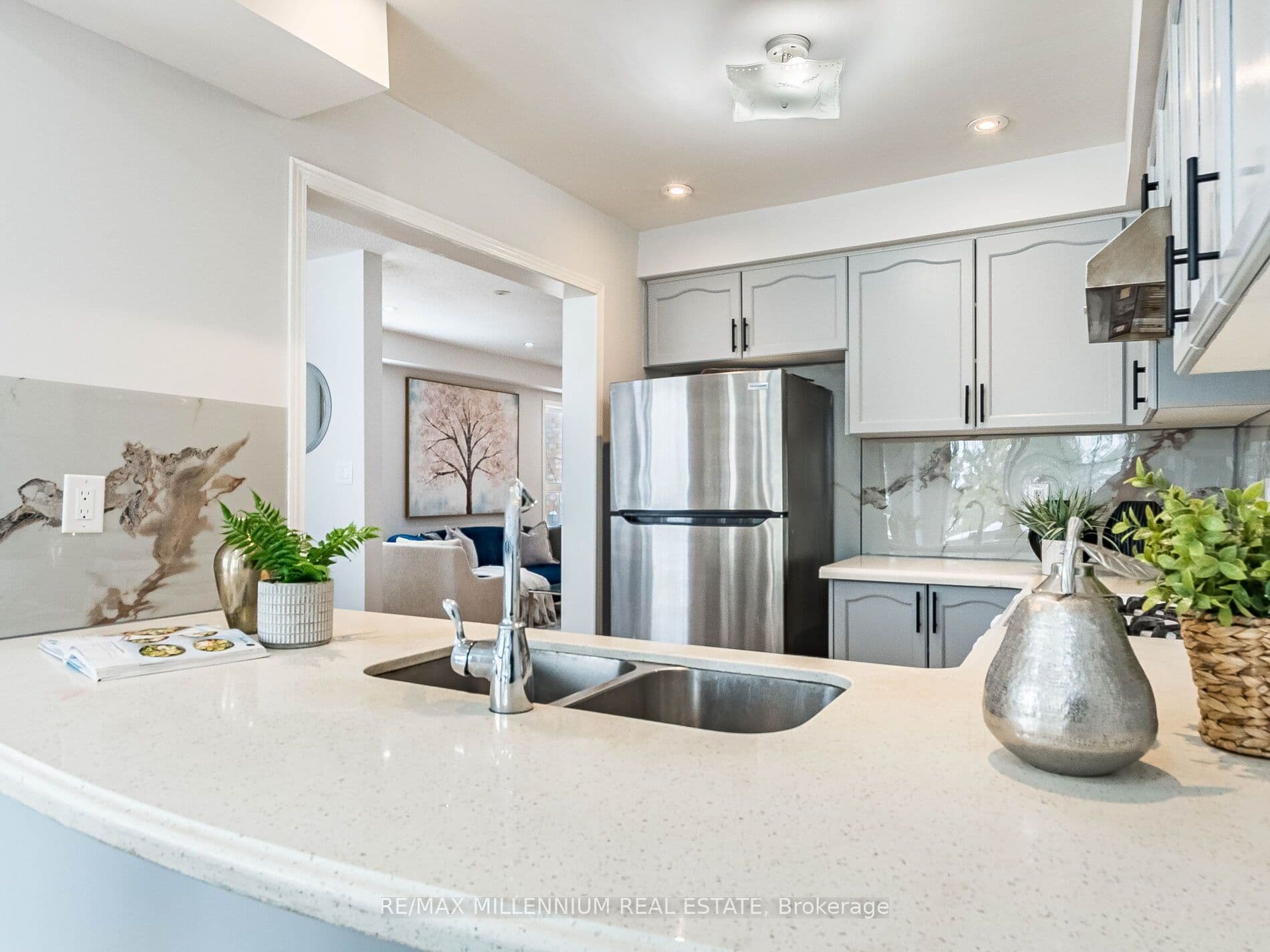 9 Revelstoke Place, Brampton, ON L6R 3G3