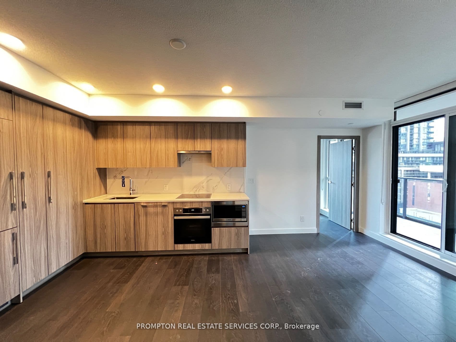 38 Widmer Street 906, Toronto C01, ON M5V 2E9