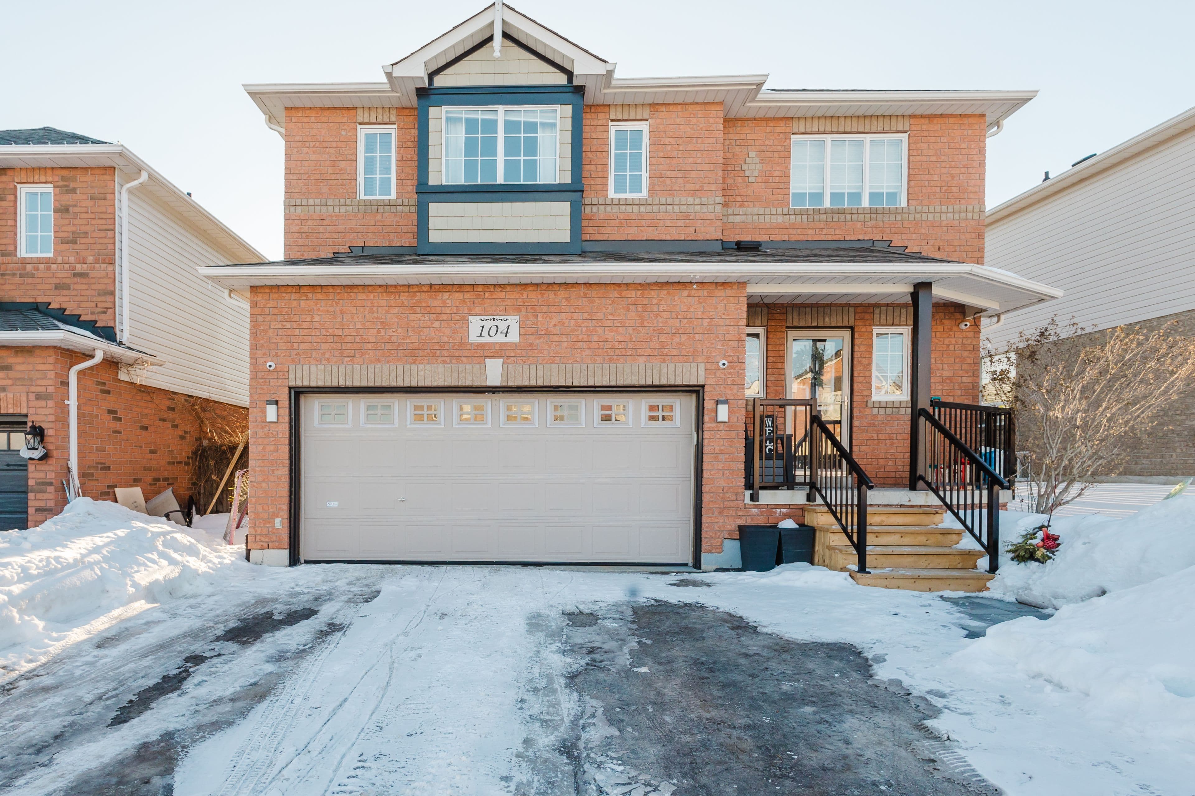 104 Calwell Drive, Scugog, ON L9L 1T7