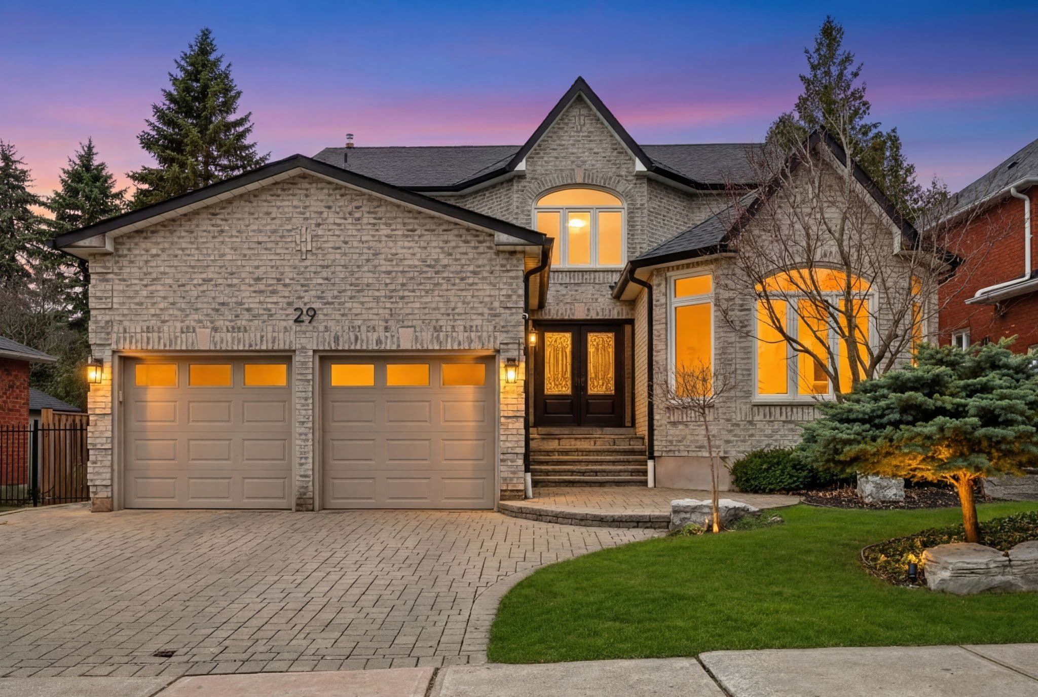 29 McGee Crescent, Aurora, ON L4G 6L8