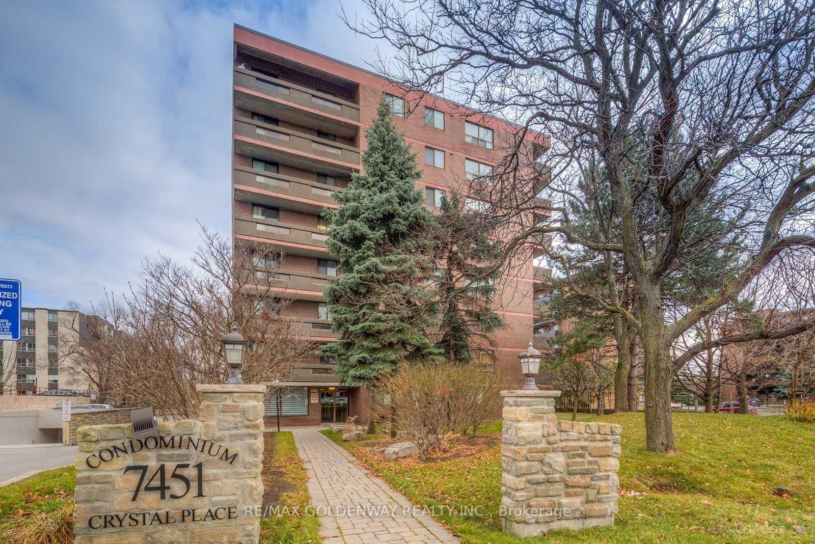 7451 Yonge Street 202, Markham, ON L3T 2B4