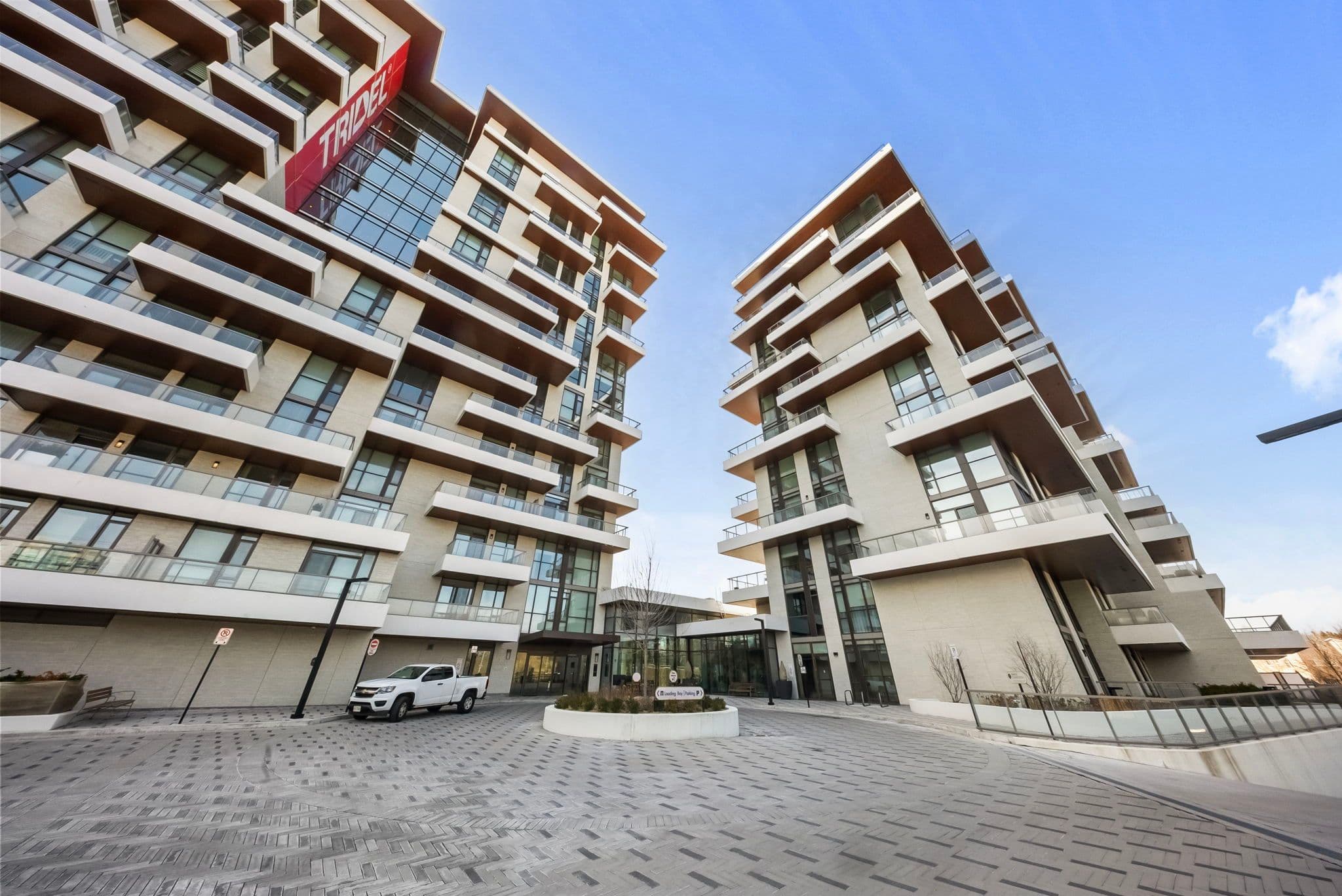 397 Royal Orchard Boulevard 301, Markham, ON L3T 0H3