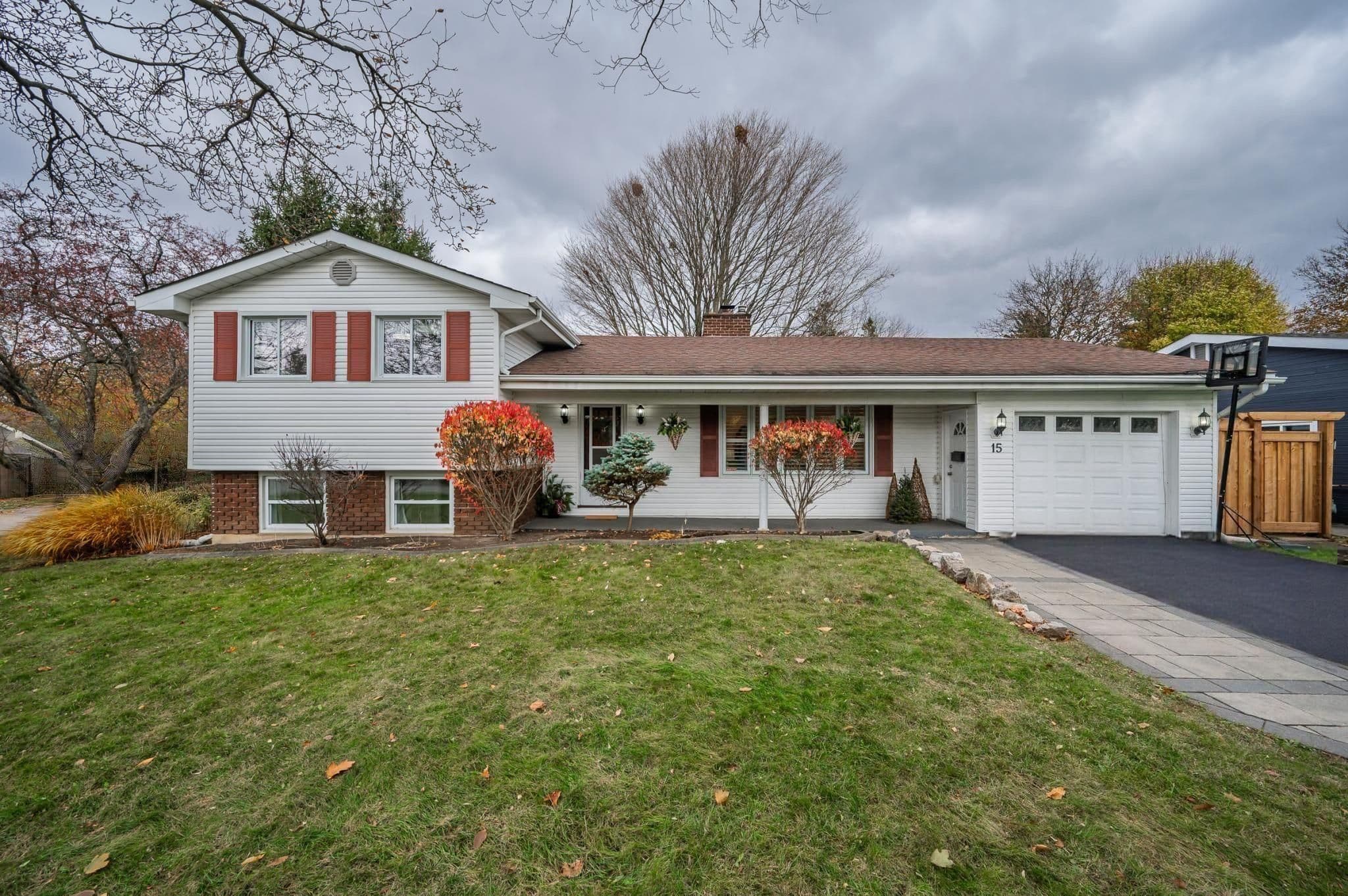 15 Harvest Lane, Brantford, ON N3R 5R3
