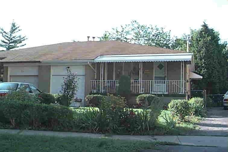 73 Regatta Crescent Lower, Toronto C07, ON M2R 2X7