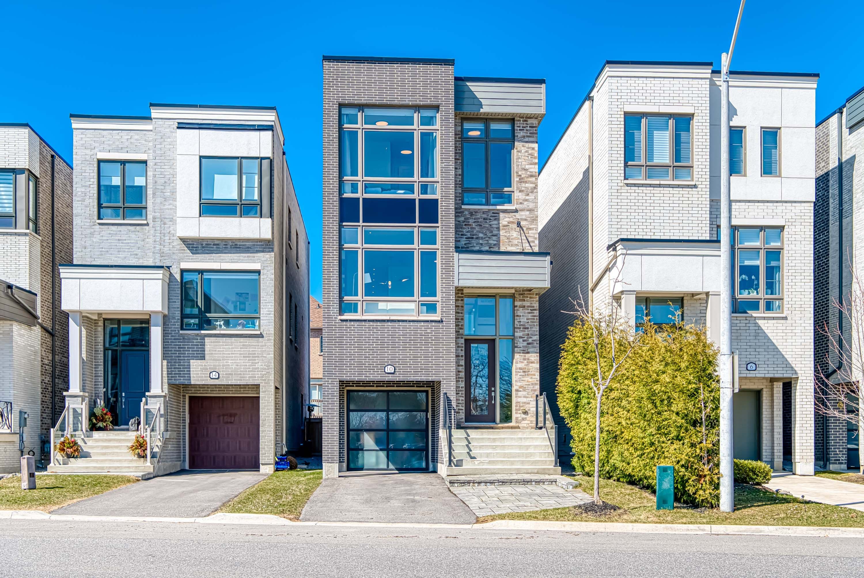 10 Hesperus Road, Vaughan, ON L4J 0K3