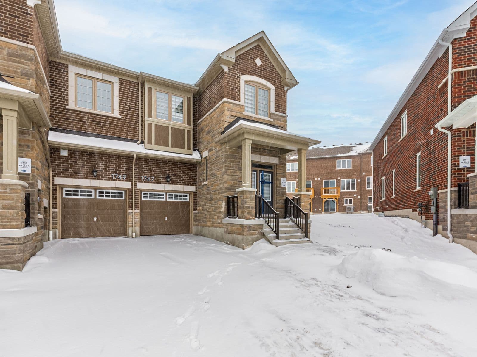 1747 Mineral Springs Way, Pickering, ON L1X 0J2