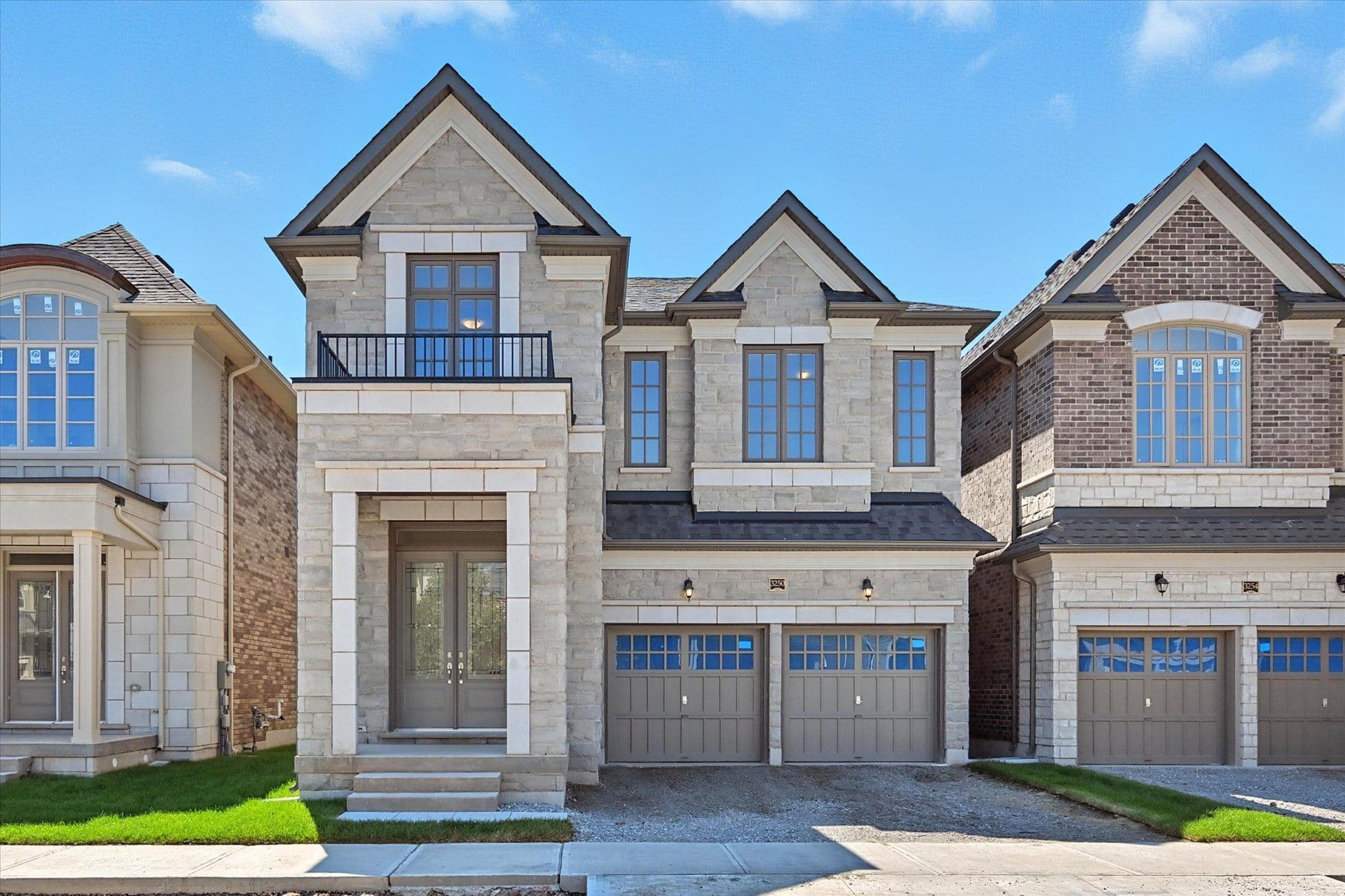 3250 Millicent Avenue, Oakville, ON L6H 0V8