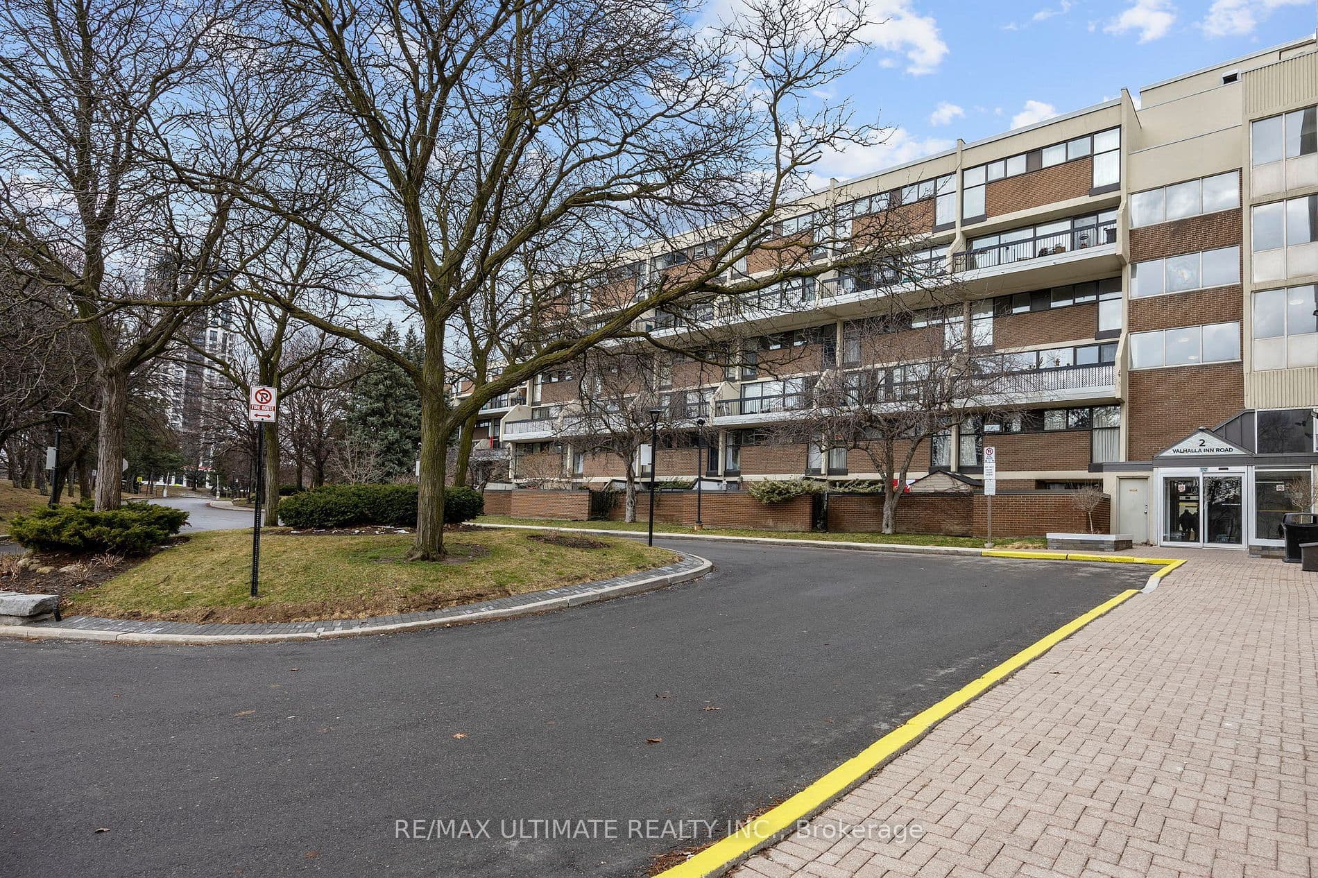 2 Valhalla Inn Road 332, Toronto W08, ON M9B 6C3