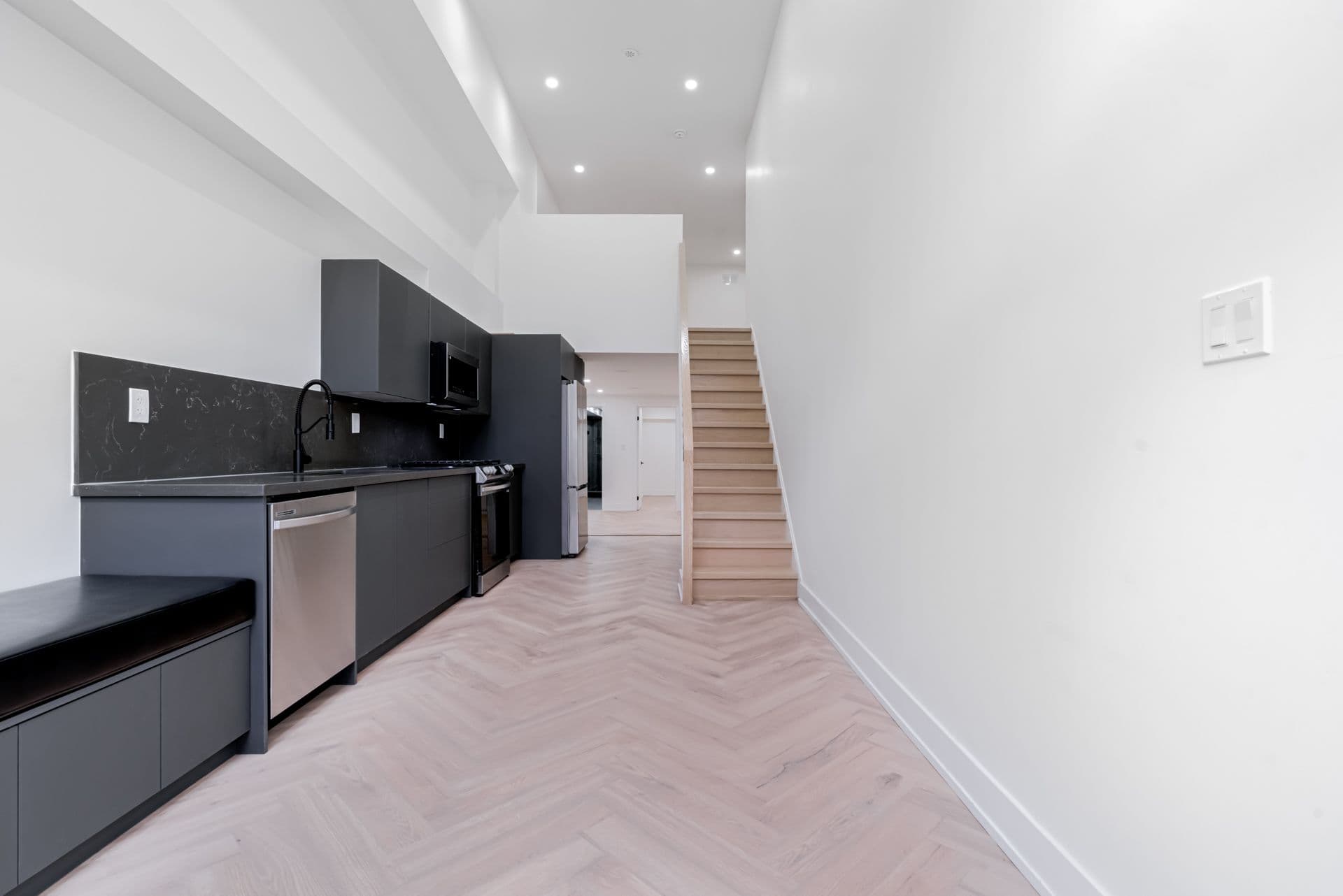 861 O'Connor Drive 3, Toronto E03, ON M4B 2S7