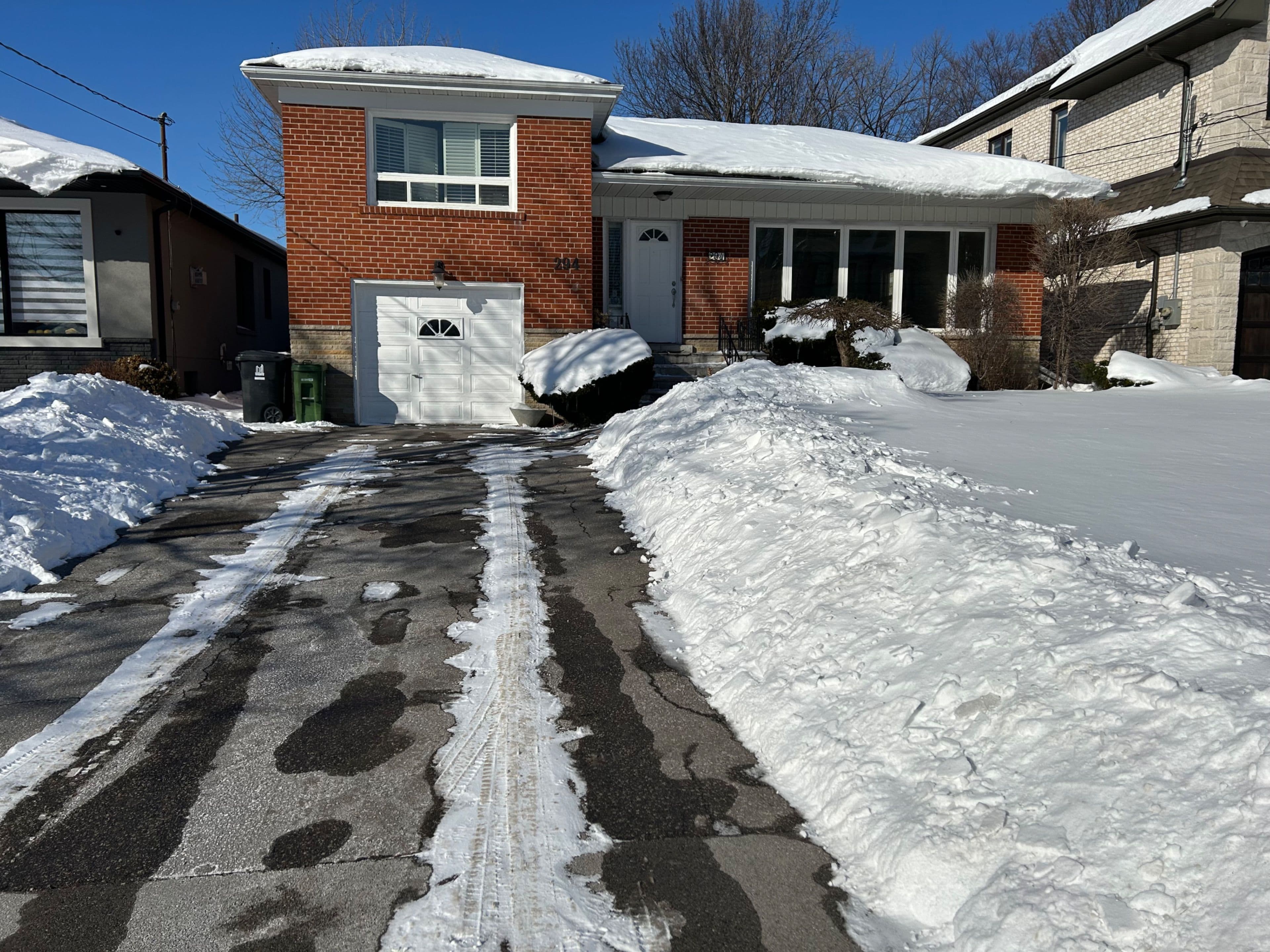 294 Betty Ann Drive, Toronto C07, ON M2R 1B1