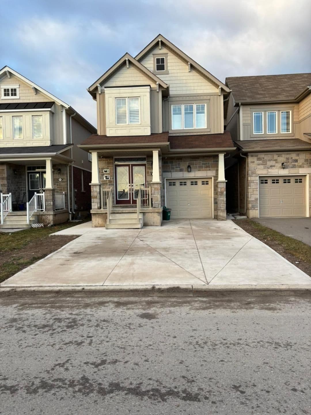 8755 Sourgum Avenue E, Niagara Falls, ON L2H 3S3