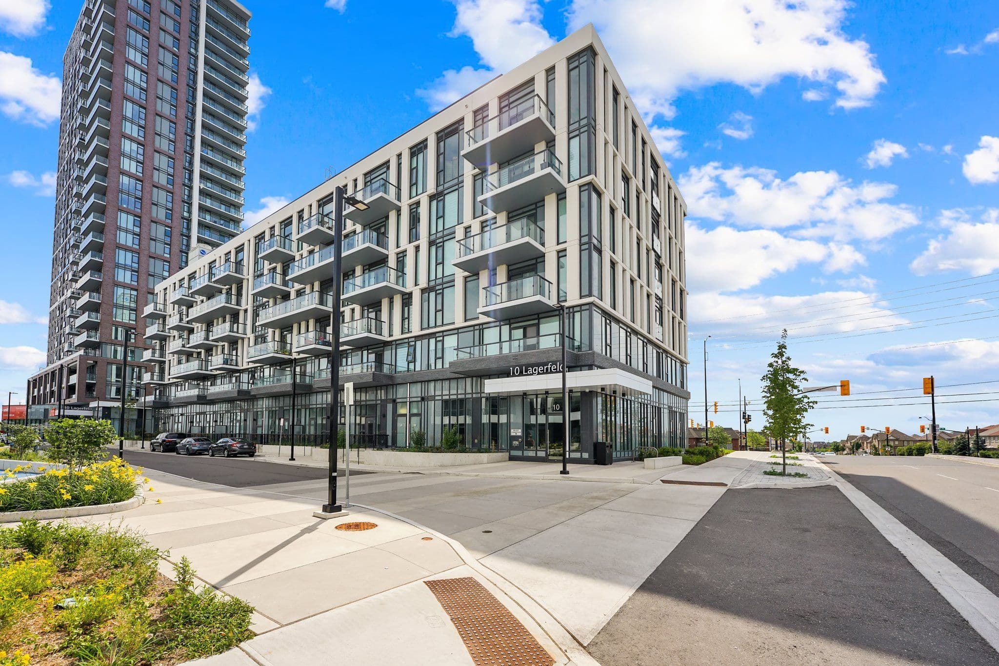 10 lagerfeld Drive E 505, Brampton, ON L7A 5L3