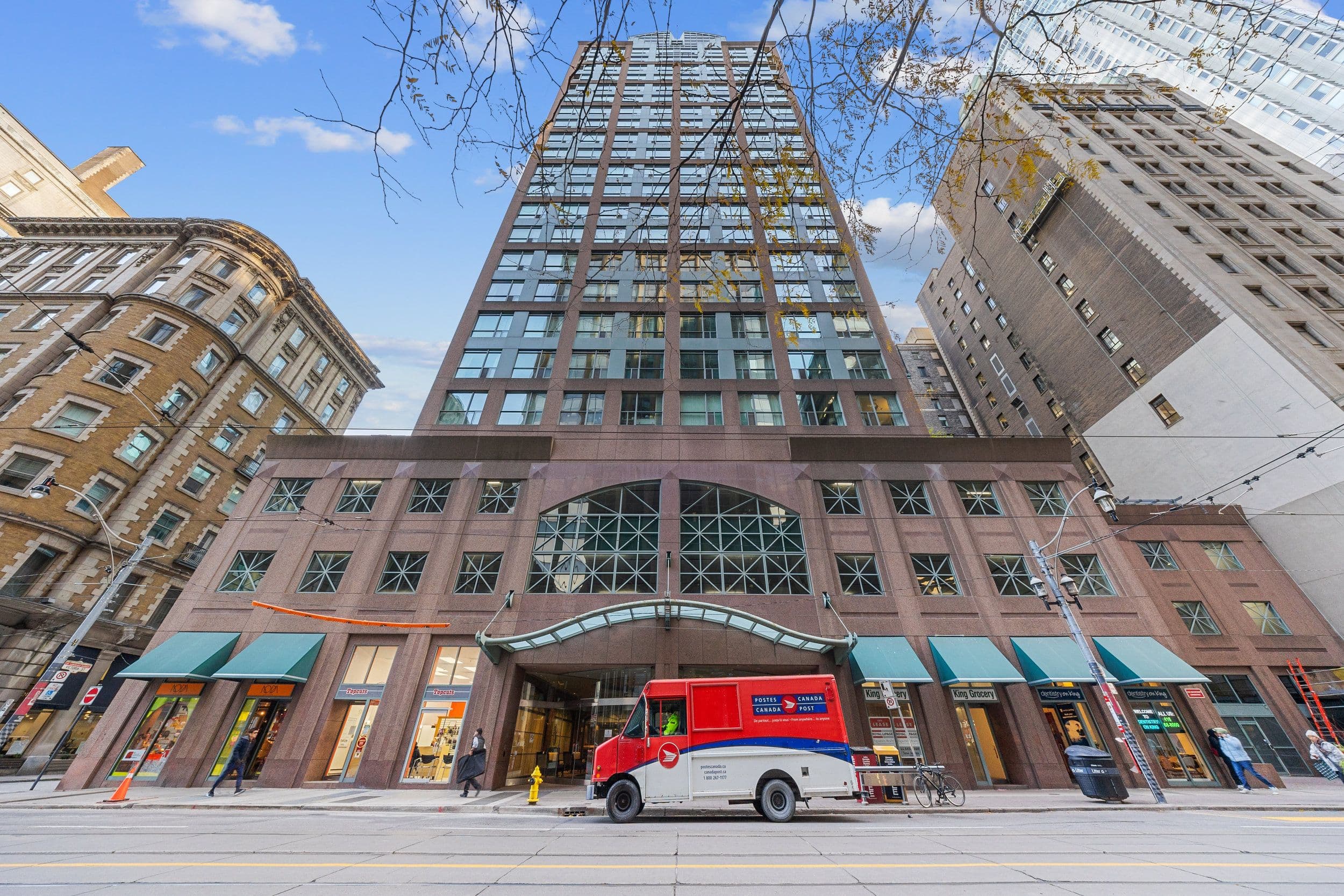 7 King Street E 1211, Toronto C08, ON M5C 3C5