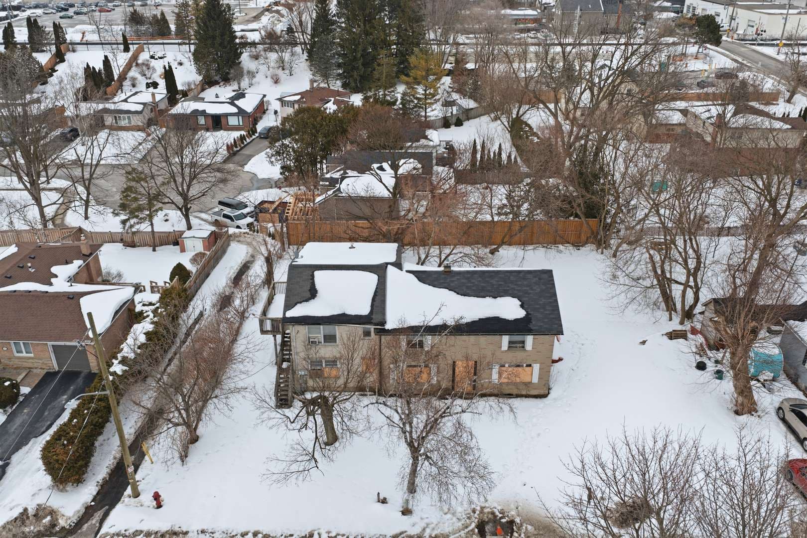 33 Walton Drive, Aurora, ON L4G 1W8