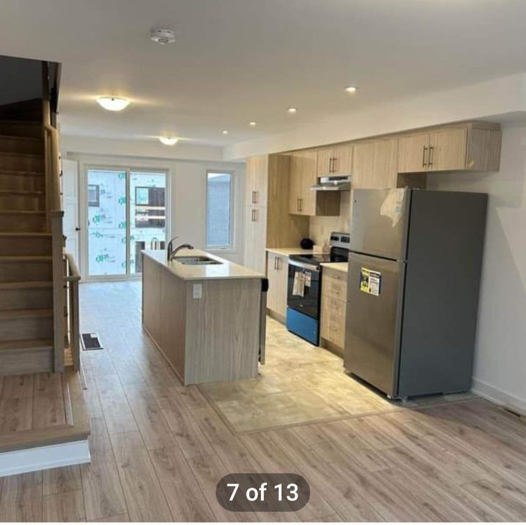 25 Pumpkin Corner Crescent, Barrie, ON L9J 0C2