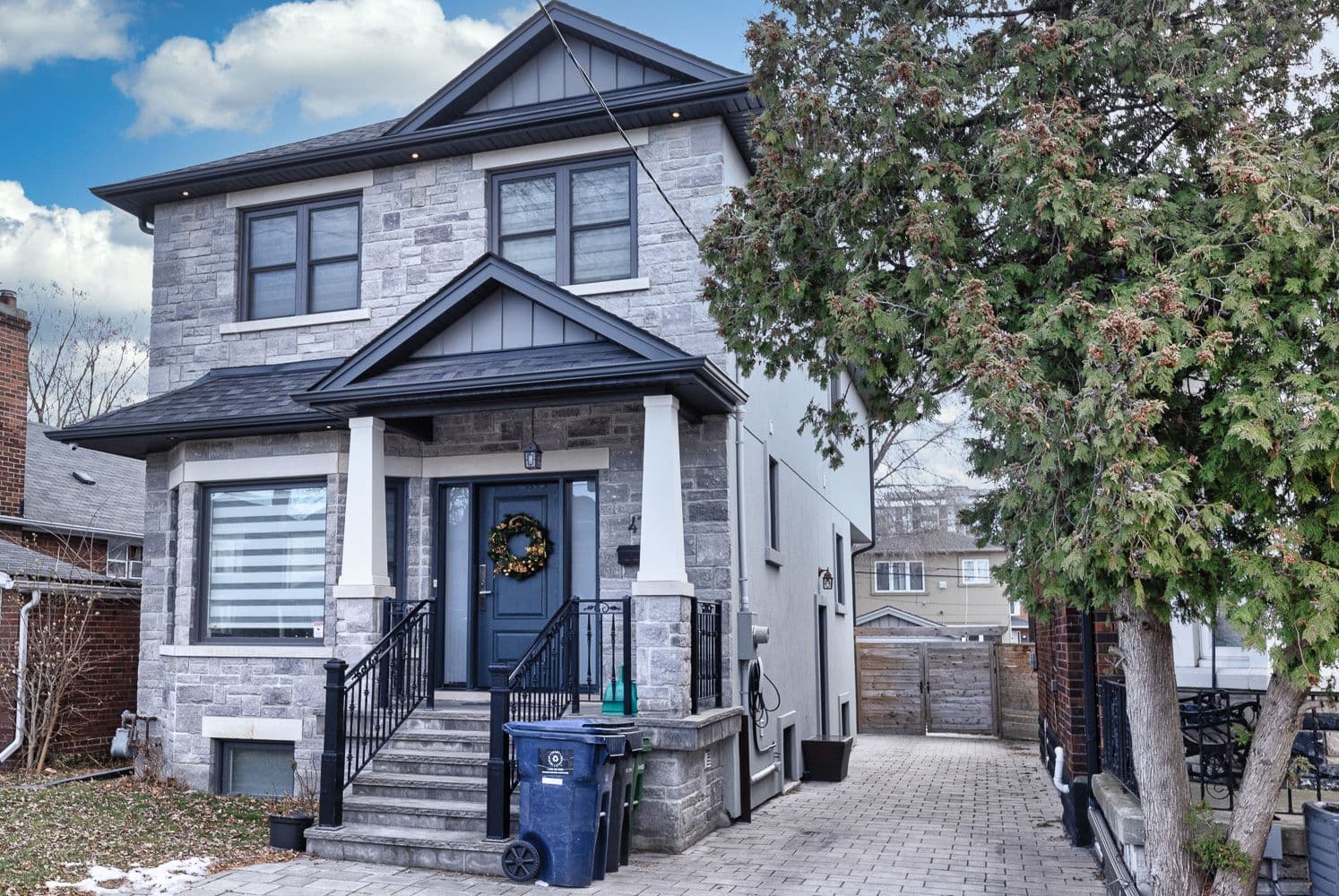 47 O'connor Drive, Toronto E03, ON M4K 2K3