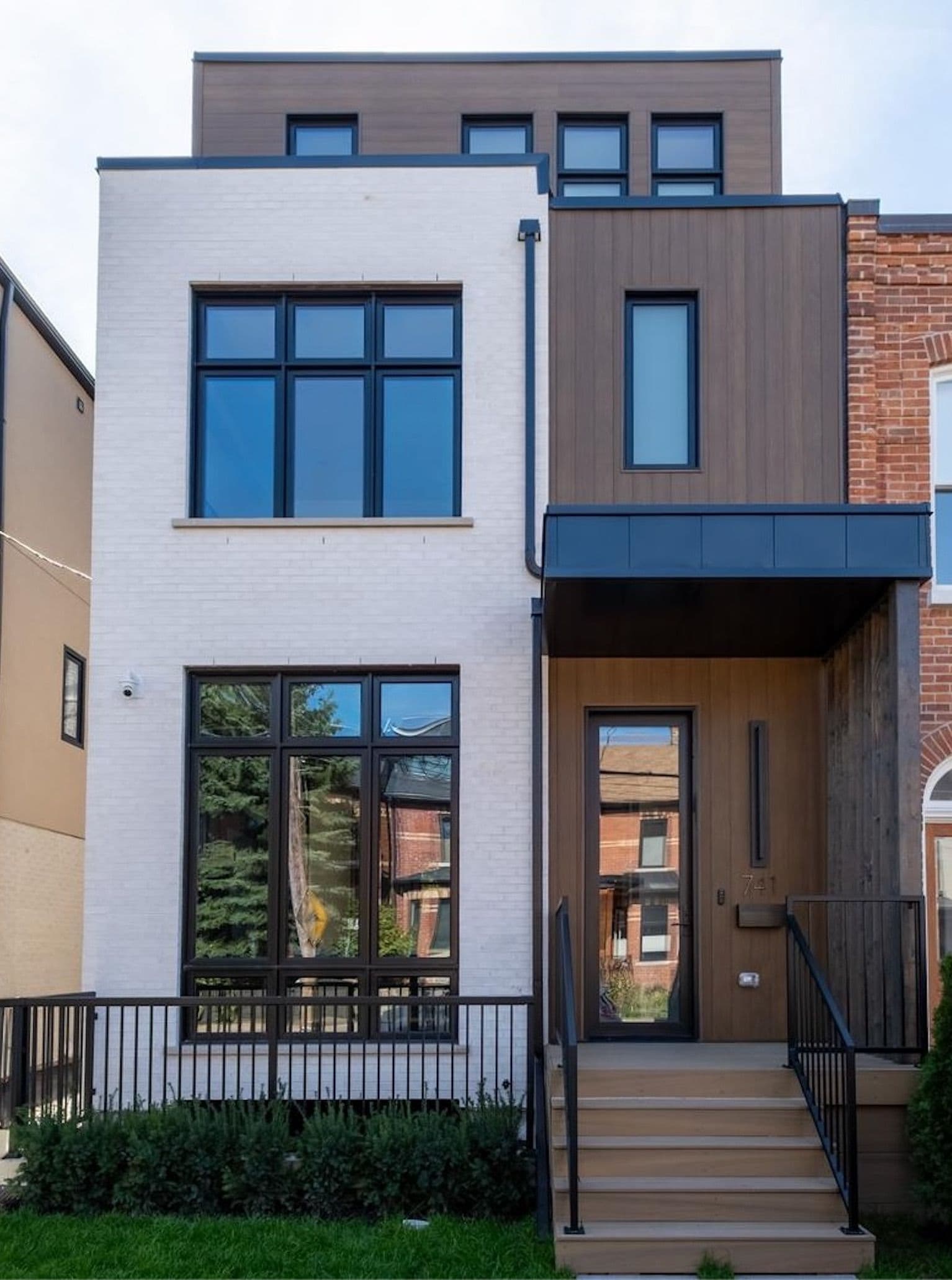 741 Richmond Street W, Toronto C01, ON M6J 1C4