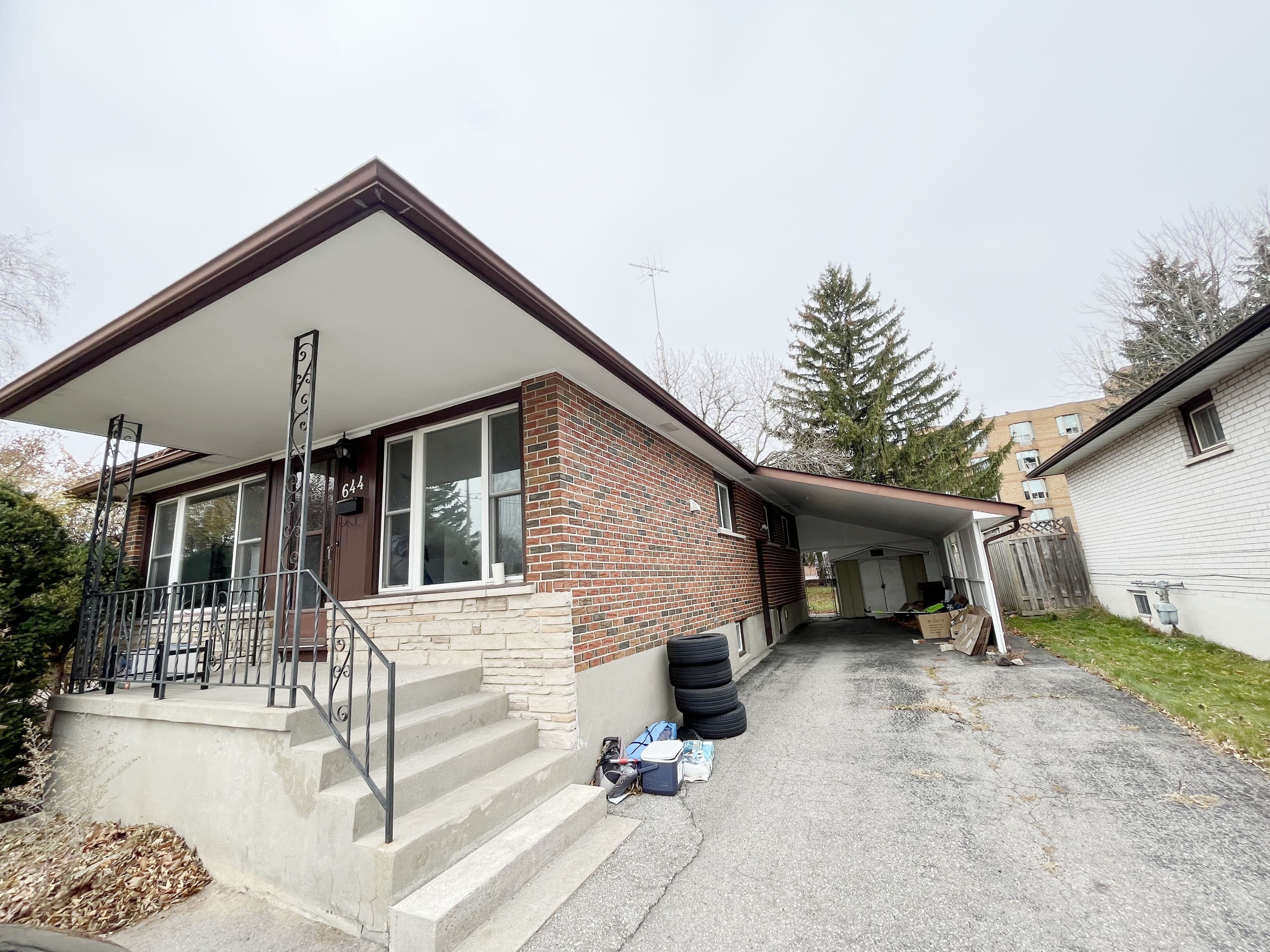 644 Athol Street E BSMT, Oshawa, ON L1H 1M3