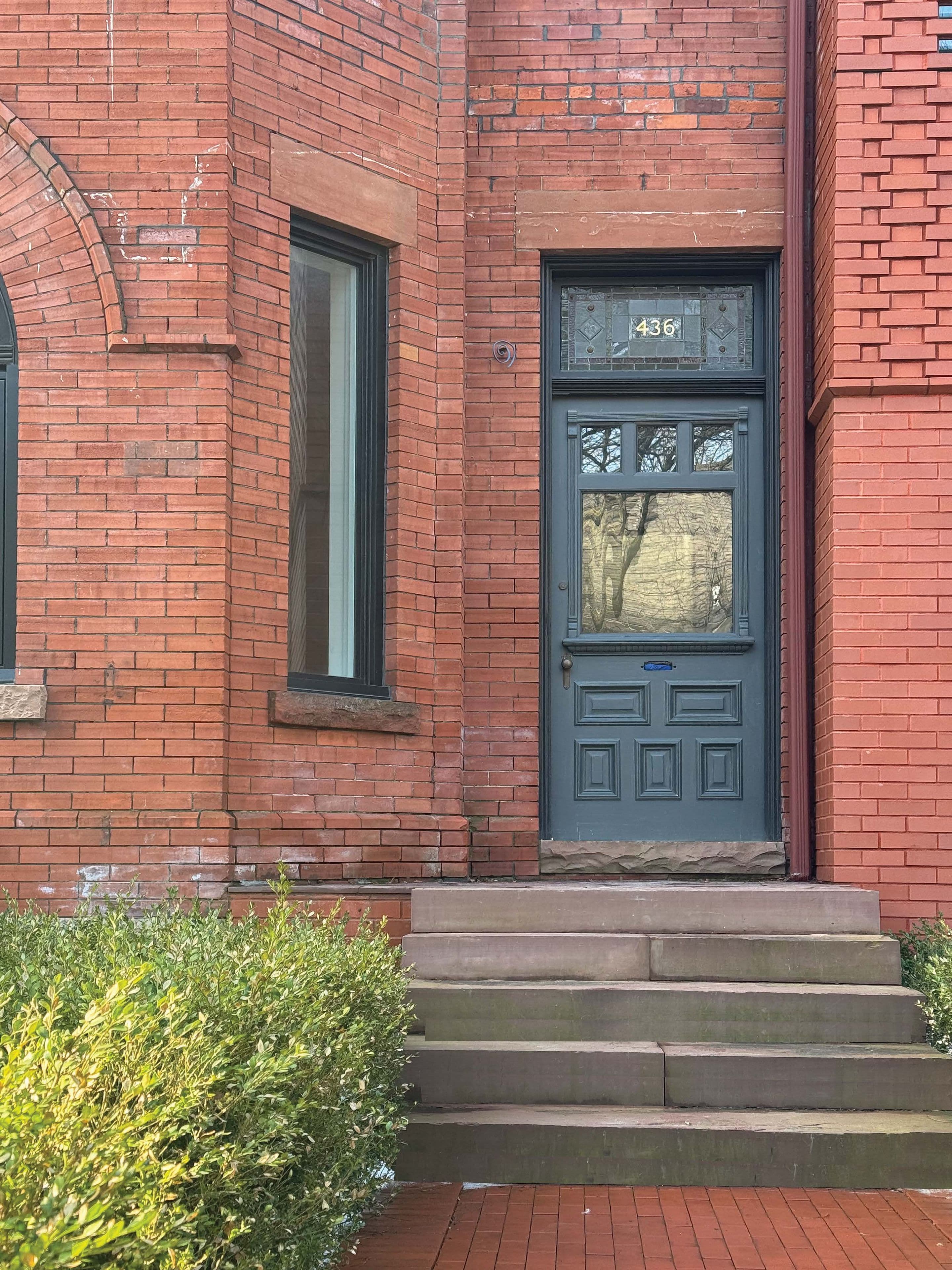 436 Markham Street 2W, Toronto C01, ON M6G 2L2