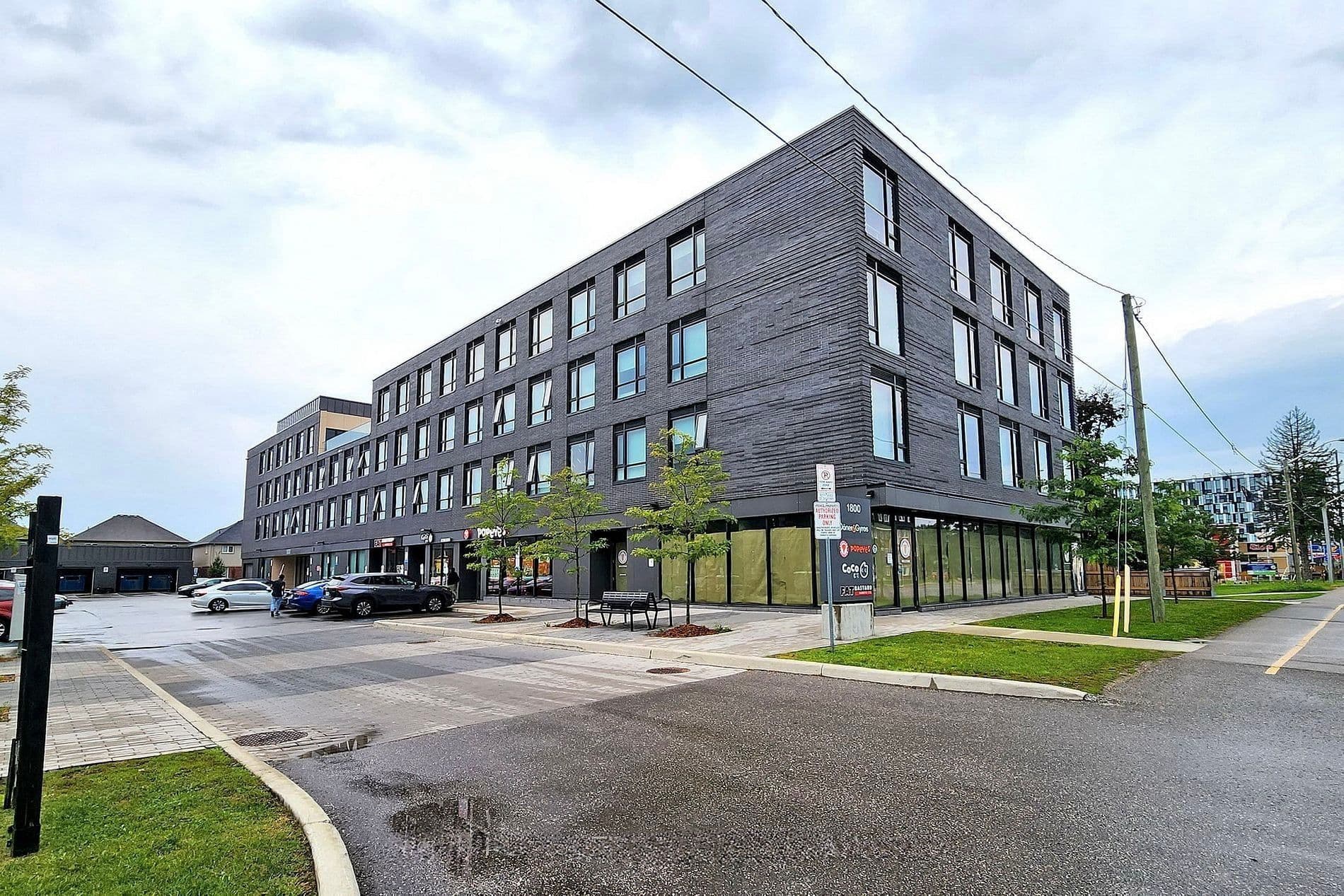 1800 Simcoe Street N 204, Oshawa, ON L1G 0C2