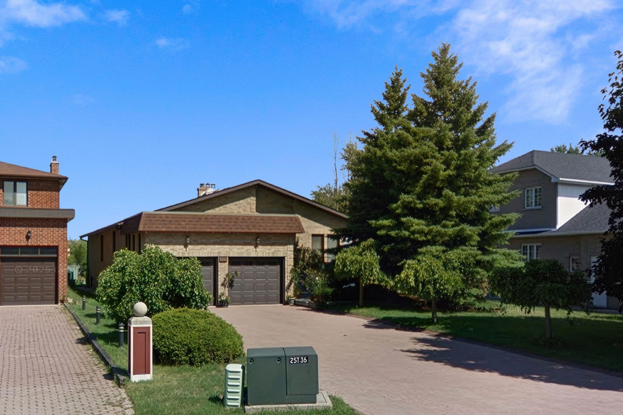101 Leyburn Avenue, Richmond Hill, ON L4C 0J6