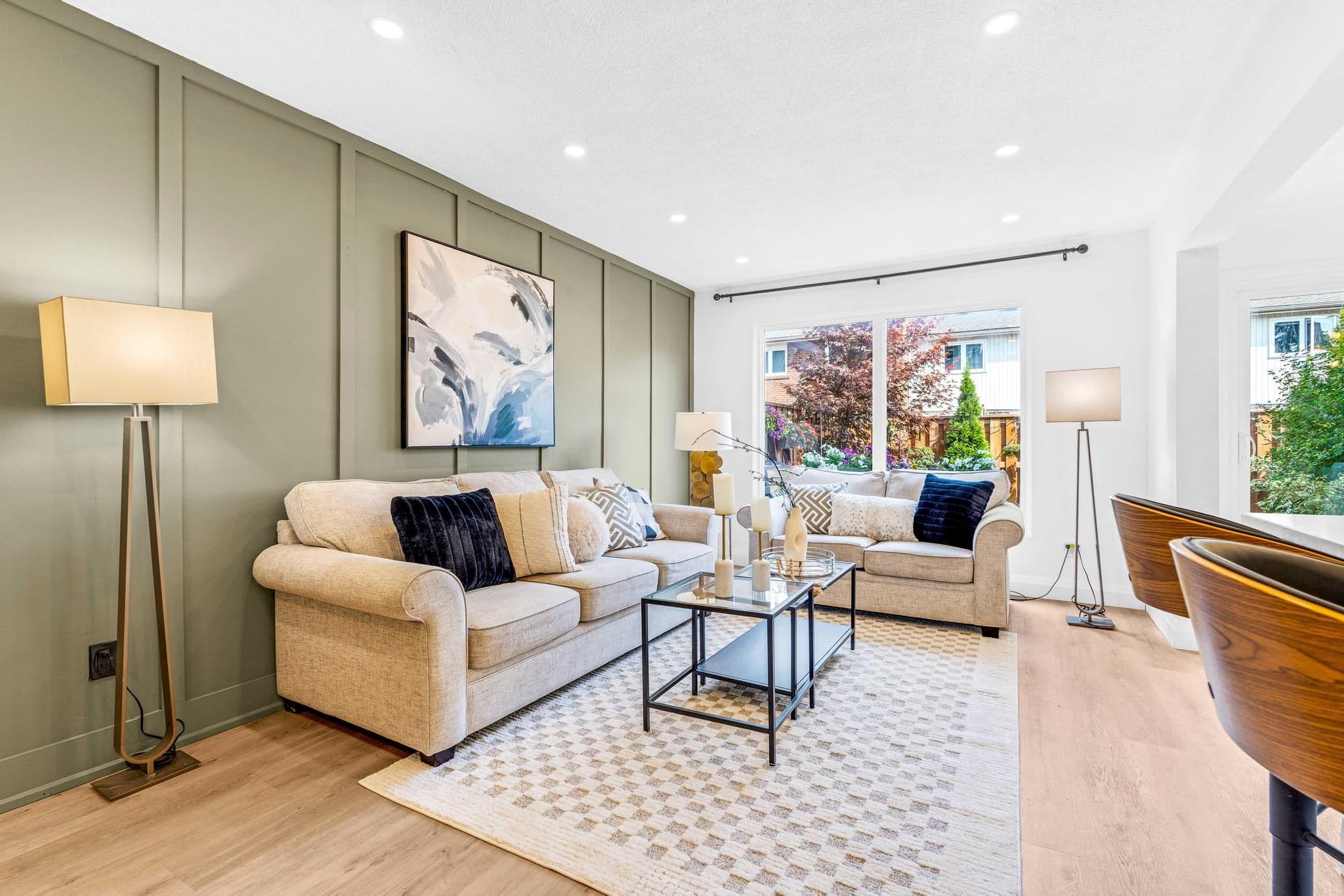 5273 Banting Court E, Burlington, ON L7L 2Z4