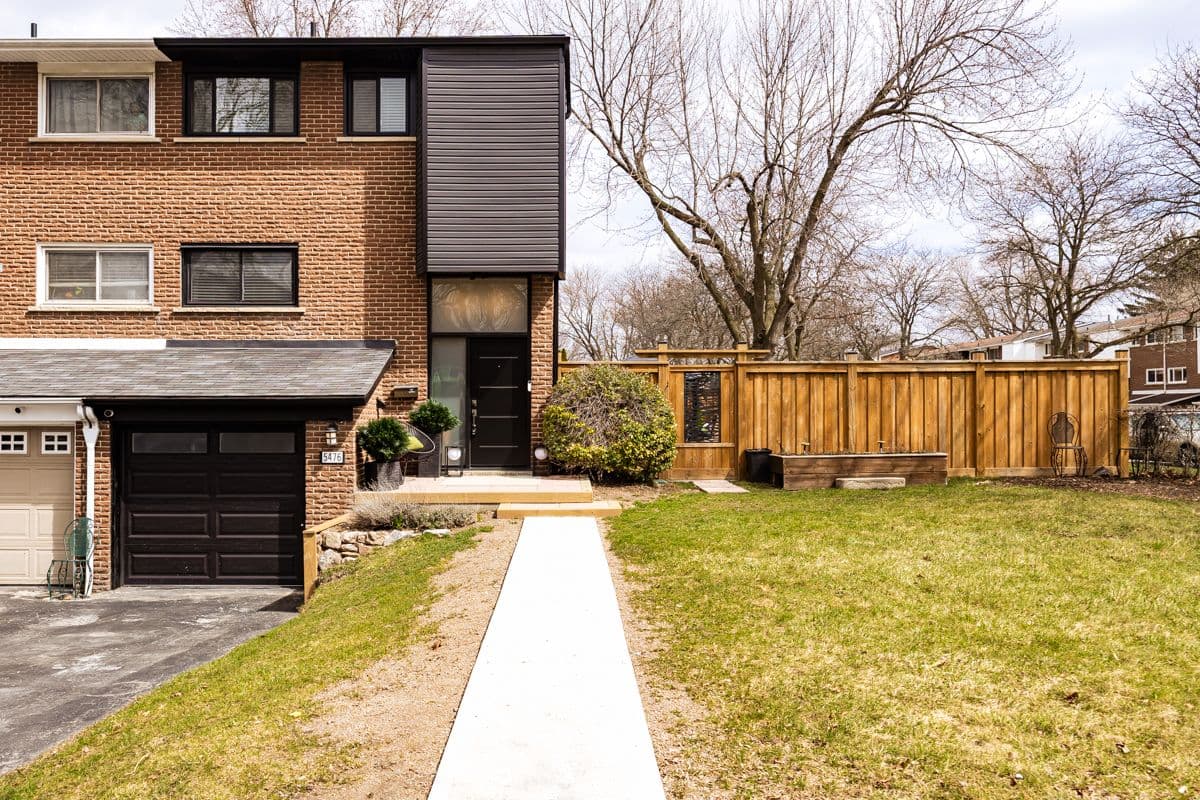 5476 Schueller Crescent, Burlington, ON L7L 3T2