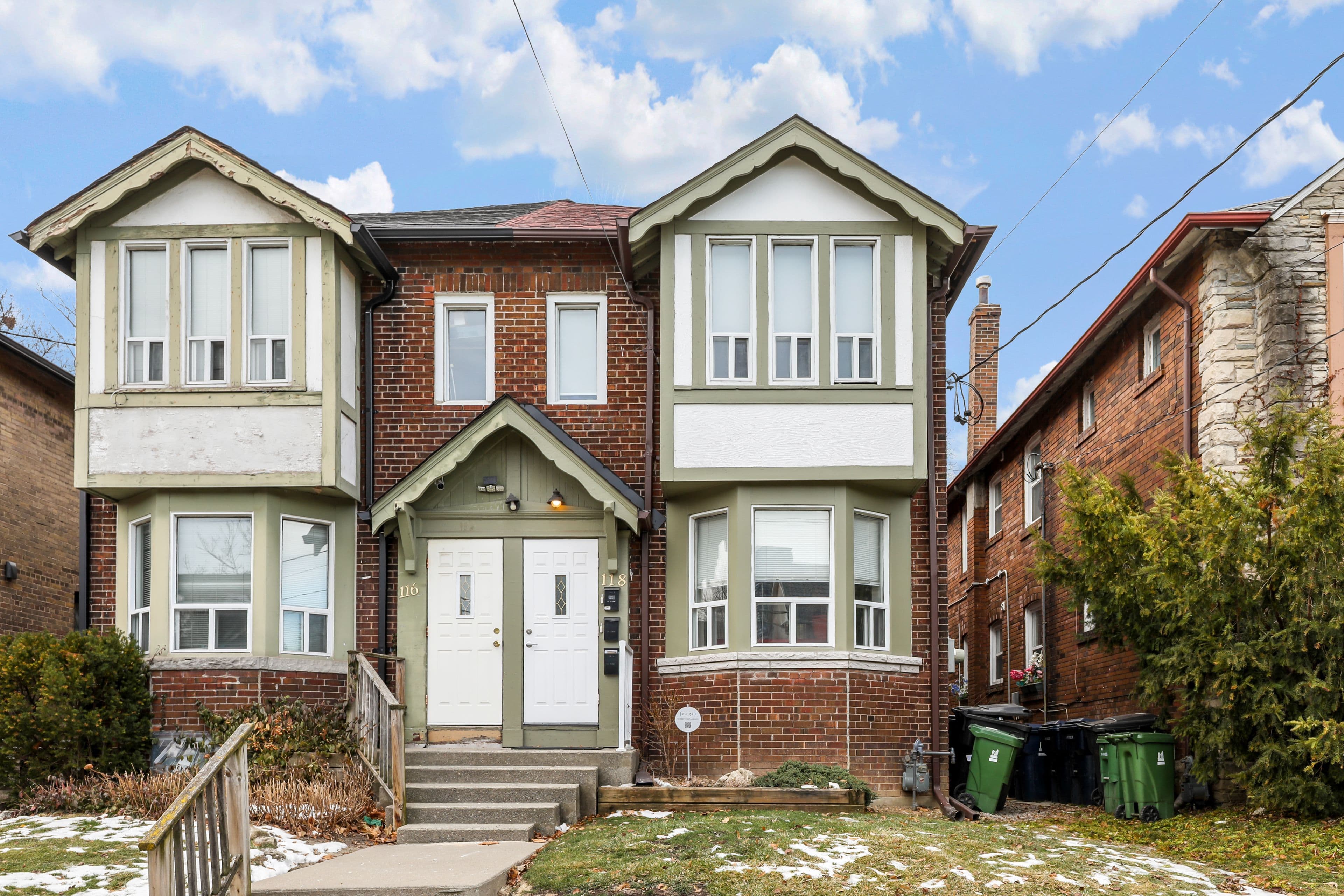 118 Braemar Avenue 1, Toronto C03, ON M5P 2L4