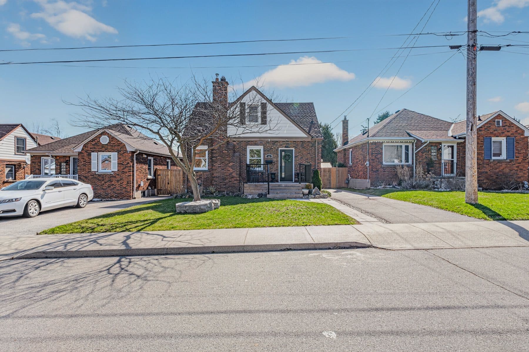 43 Woodbridge Road, Hamilton, ON L8K 3C8