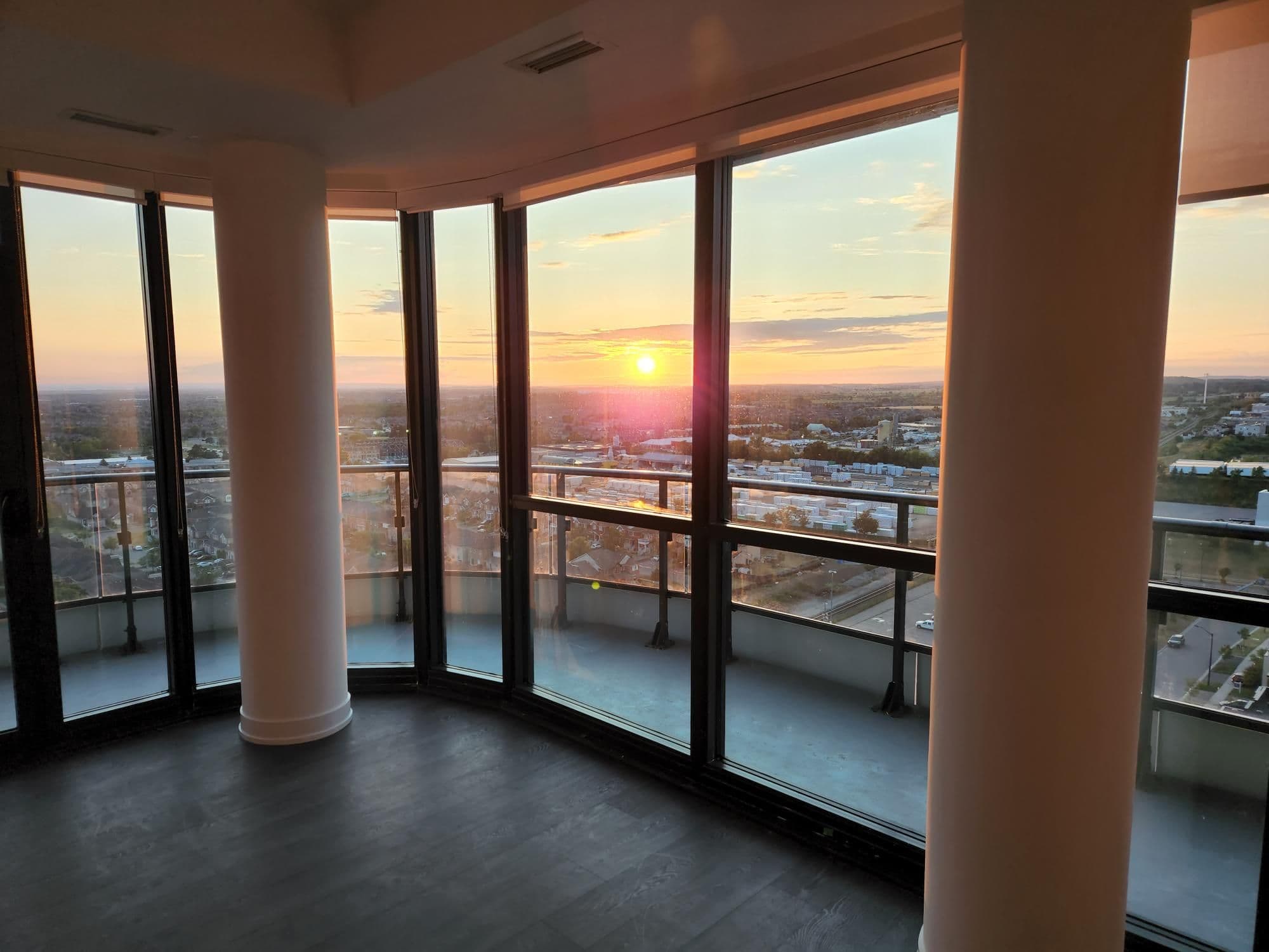 120 Eagle Rock Way LPH02, Vaughan, ON L6A 5C2