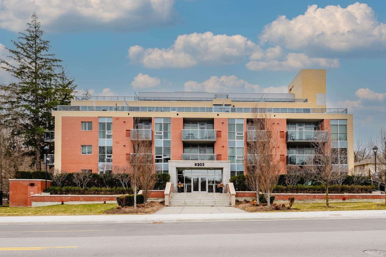 8302 Islington Avenue 102, Vaughan, ON L4L 0E6