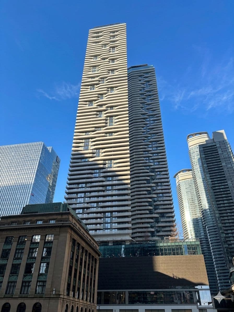 88 Harbour Street 5605, Toronto C01, ON M5J 0C3