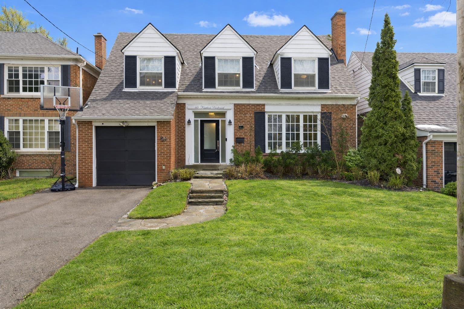 69 Kimbark Boulevard, Toronto C04, ON M5N 2X9