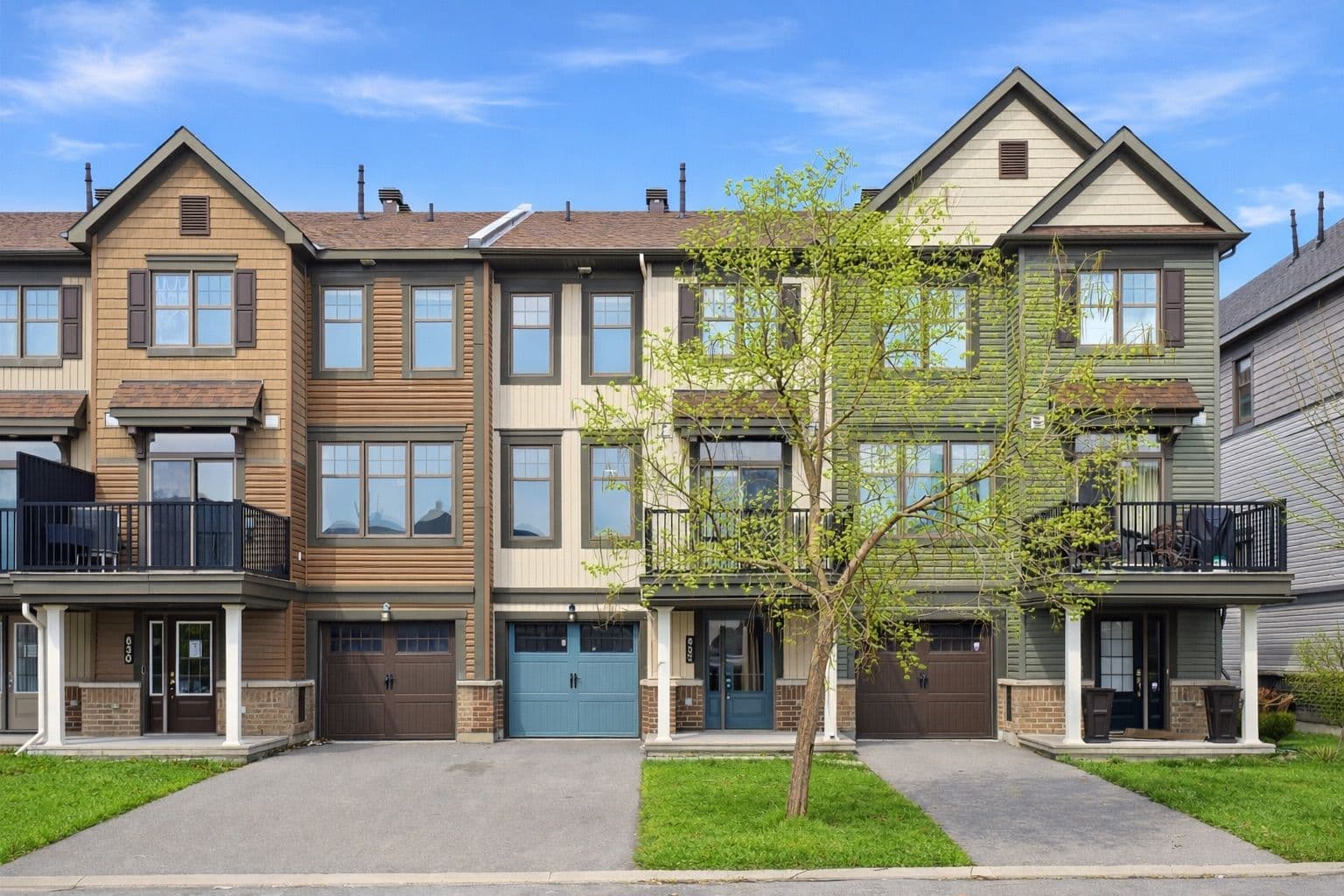 632 Lauraleaf Crescent, Barrhaven, ON K2J 6G9