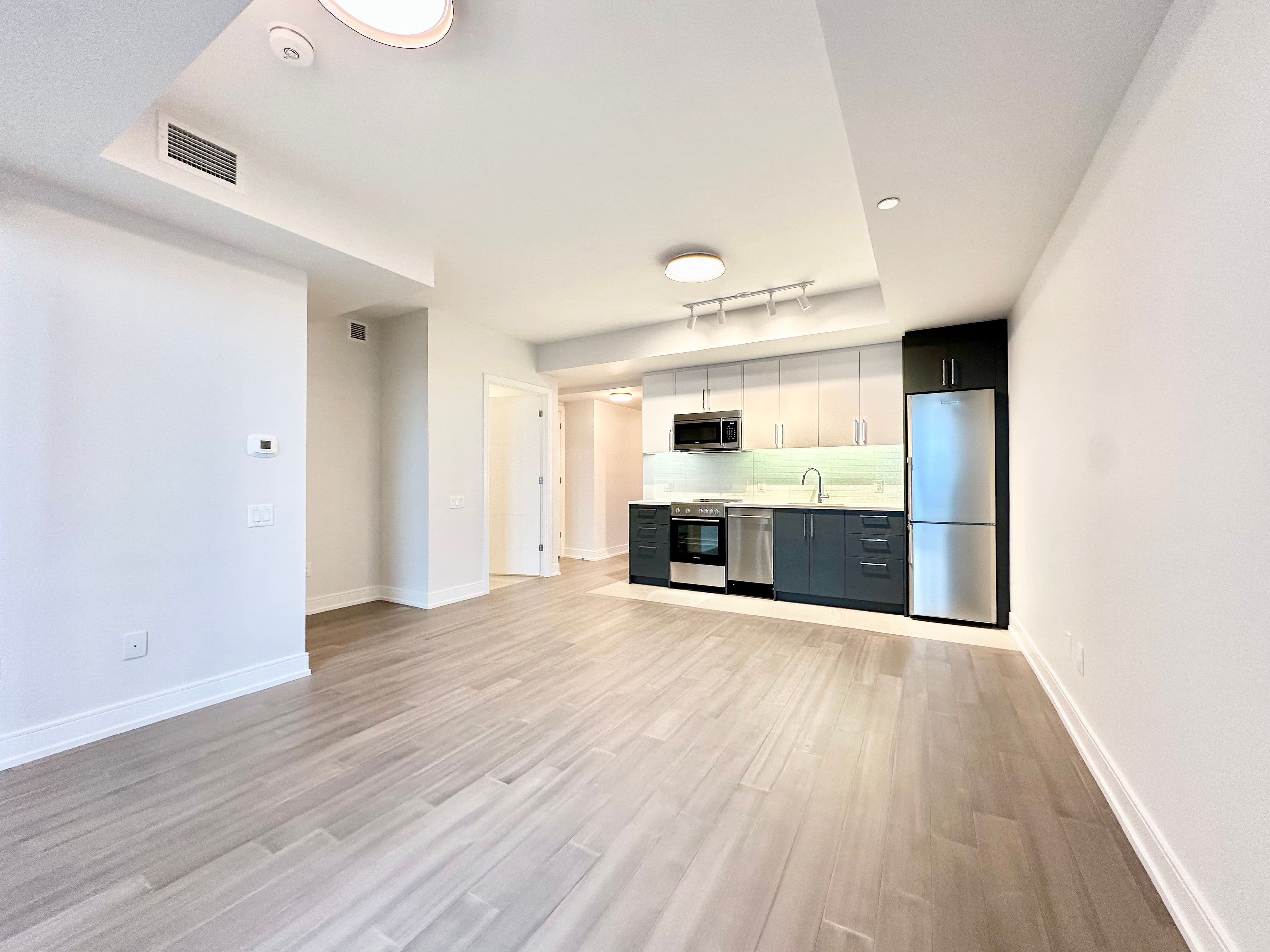 664 Spadina Avenue 810, Toronto C01, ON M5S 0G4