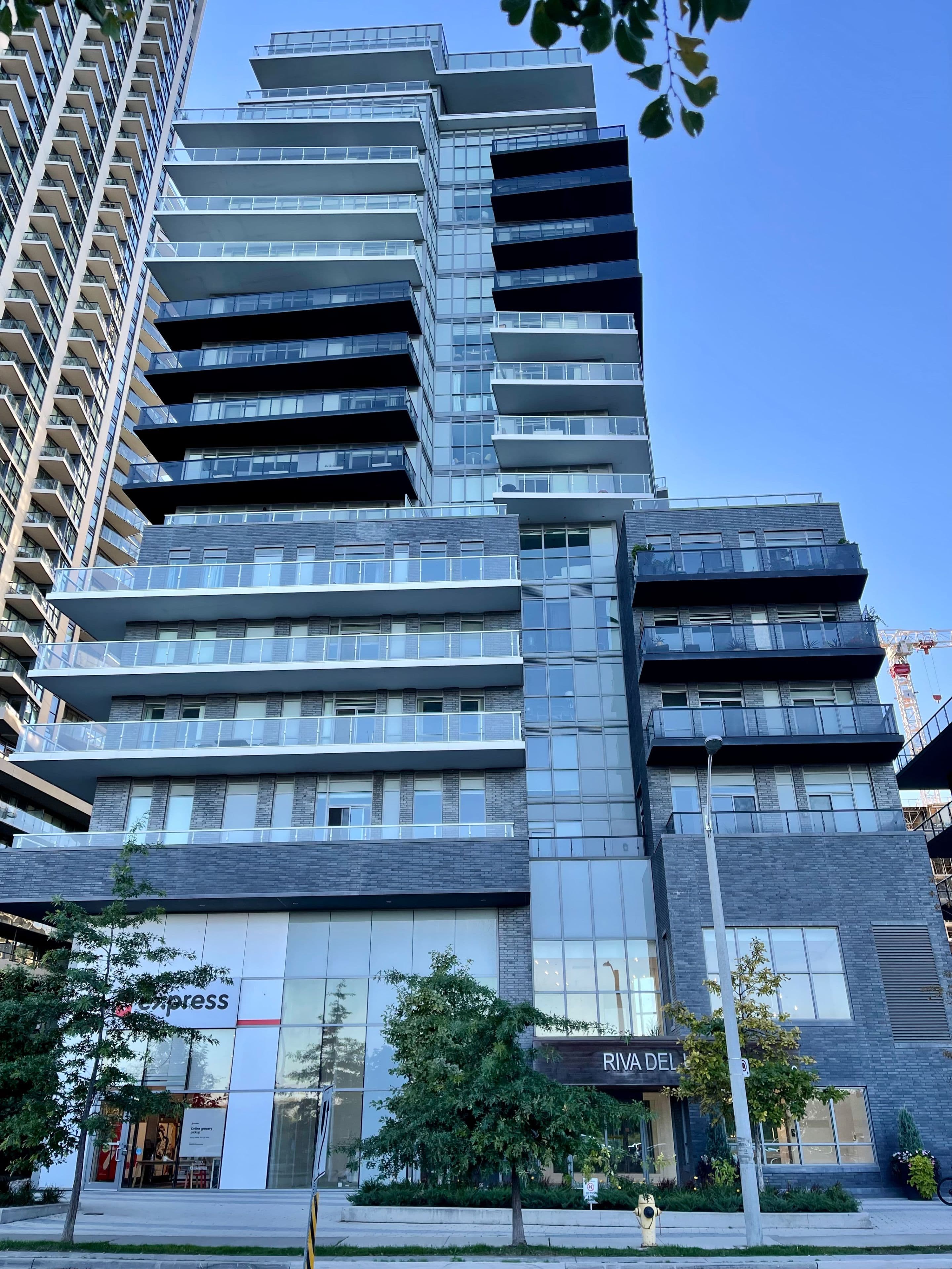 110 Marine Parade Drive 413, Toronto W06, ON M8V 0A3
