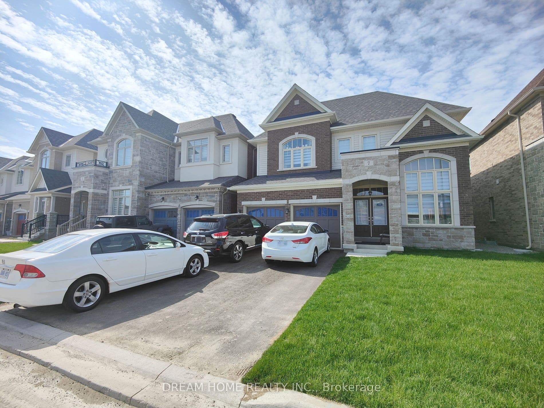 7 Charles White Court, East Gwillimbury, ON L9N 0T7
