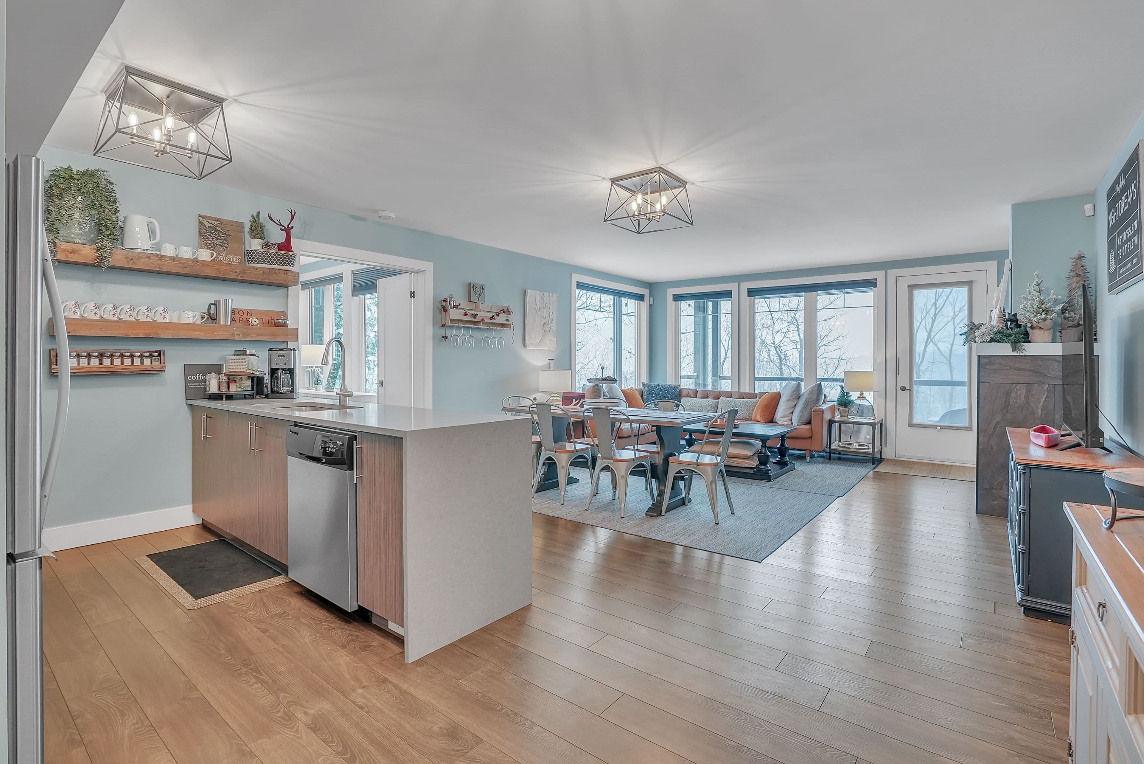 1 Tree Tops Lane 201, Huntsville, ON P1H 1A9