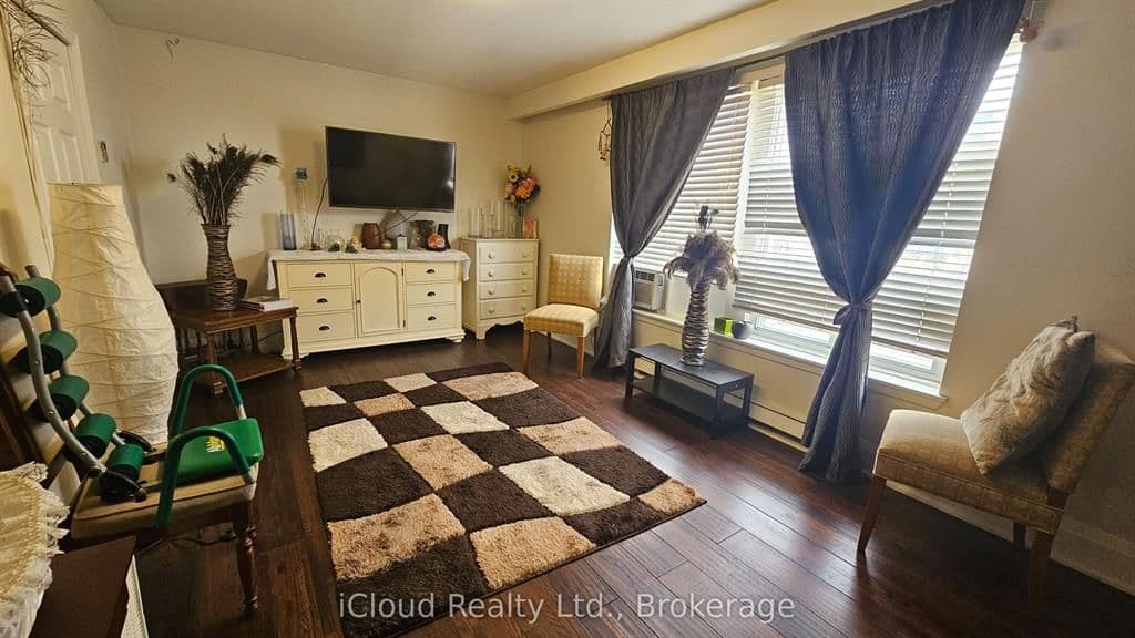 1847 LAWRENCE Avenue E ROOM 1, Toronto E04, ON M1R 2Y3