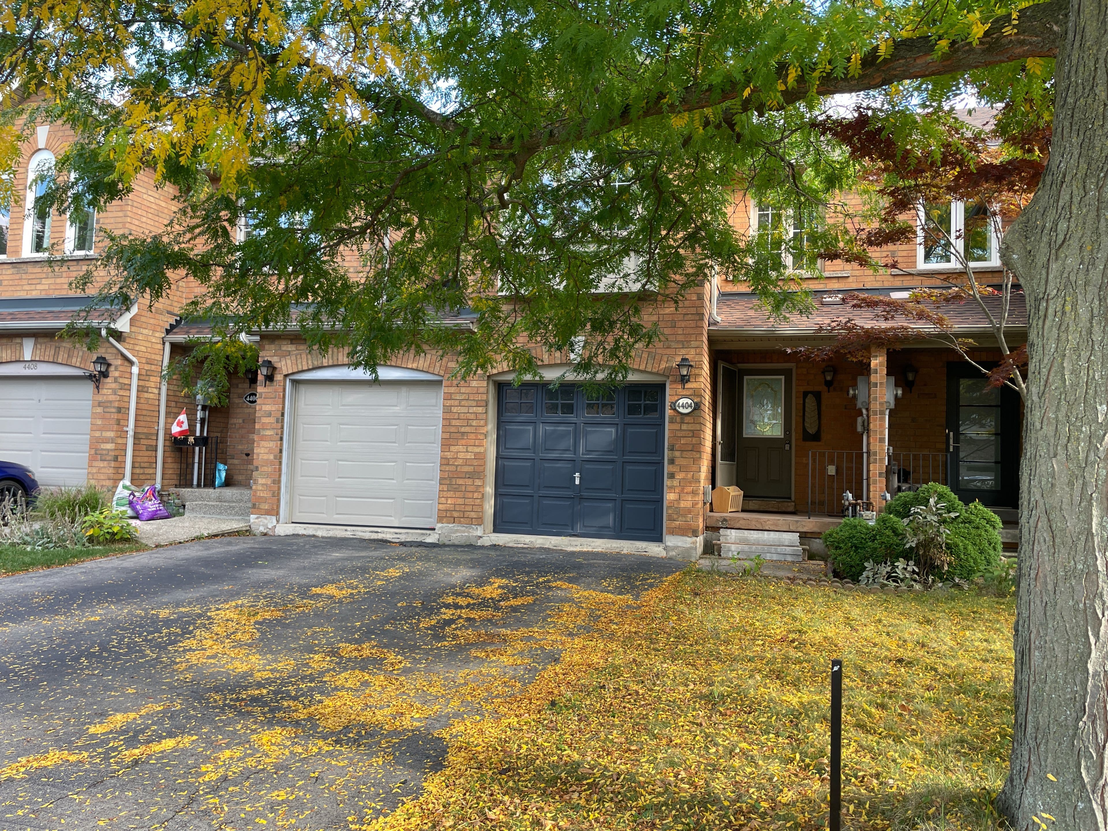 4404 Vallence Drive, Burlington, ON L7L 6J7